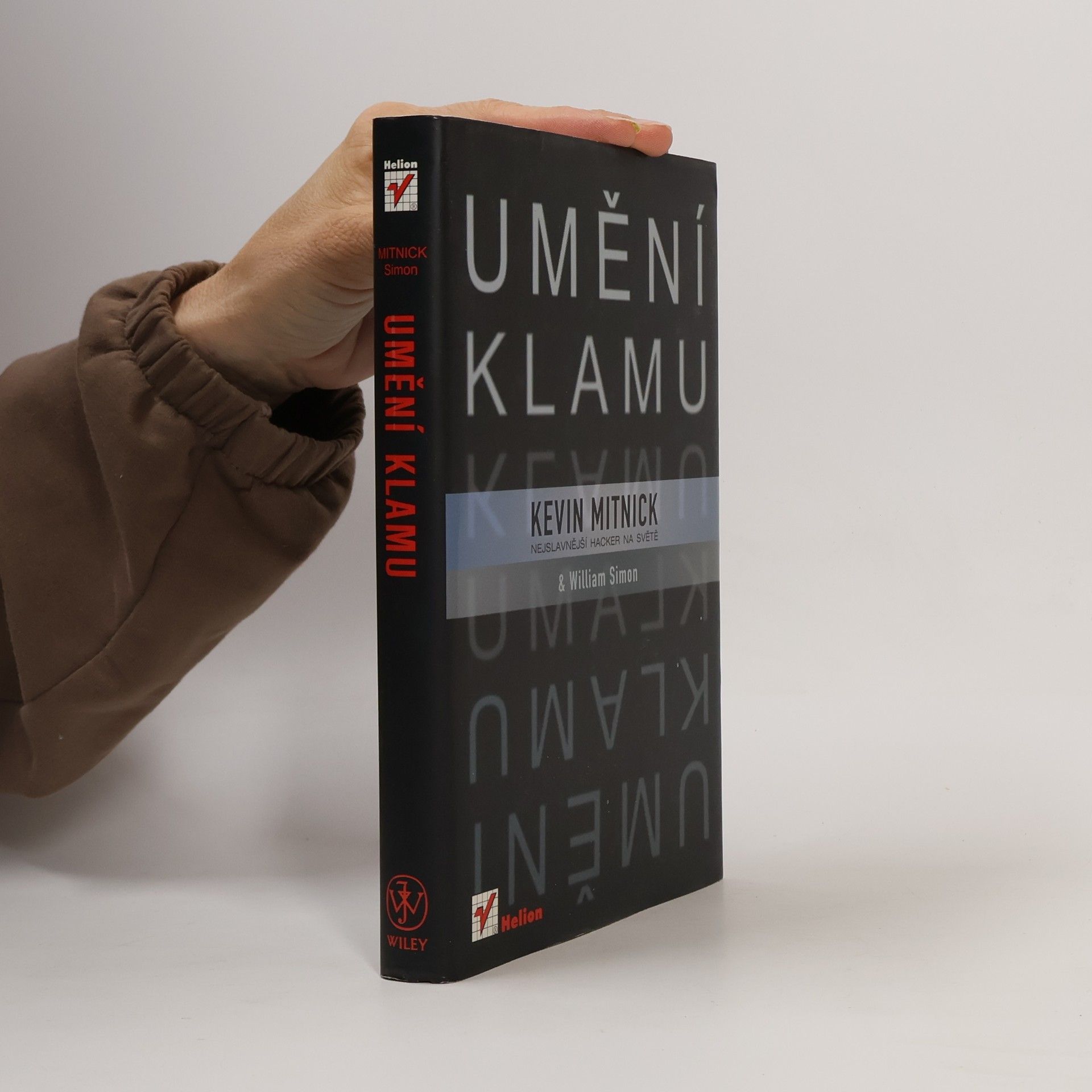 Umění klamu: Nejslavnější hacker na světě