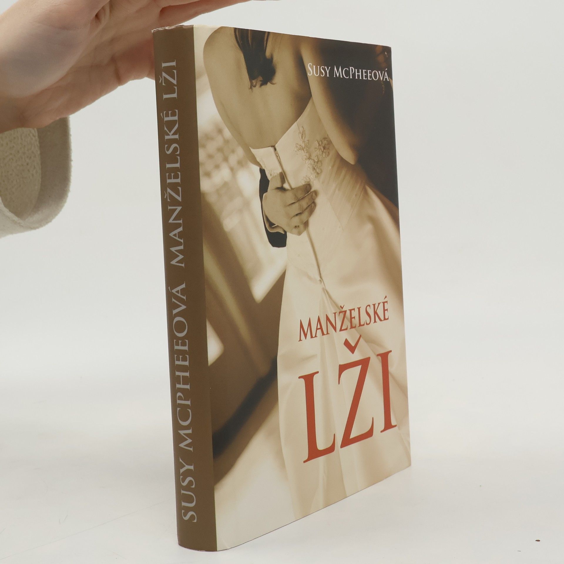 Susy McPhee Manželské lži