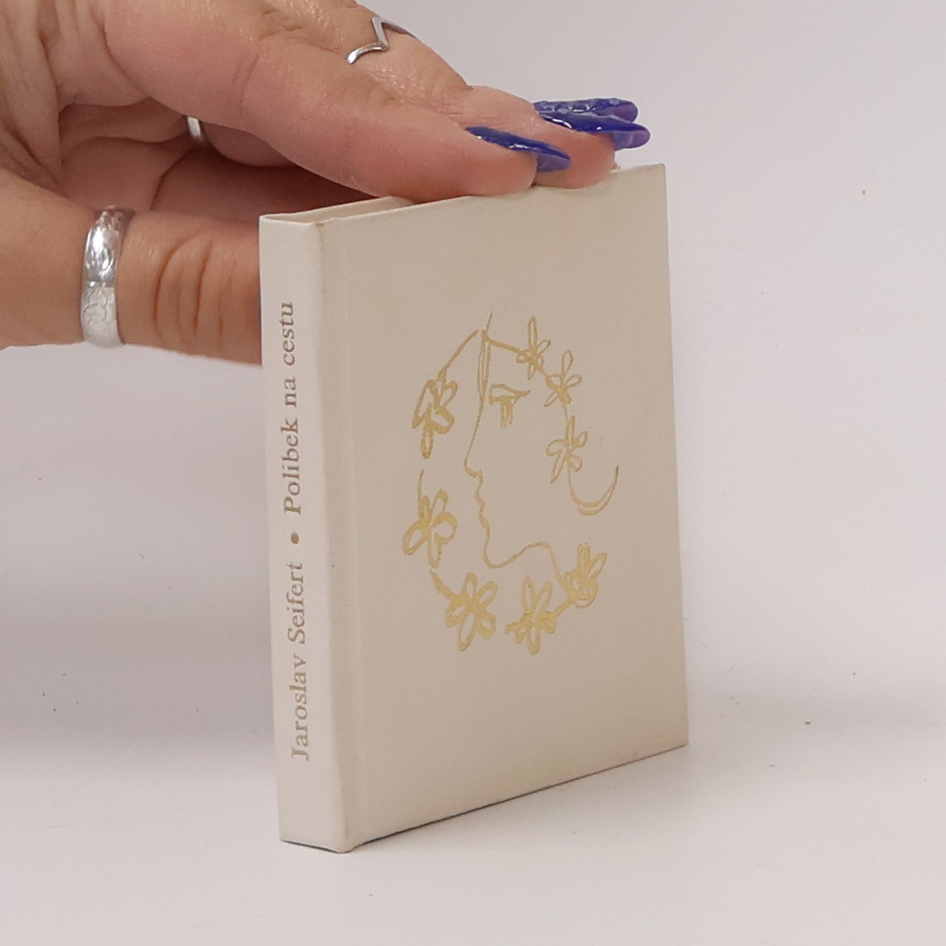 Jaroslav Seifert Polibek na cestu : výbor milostné lyriky