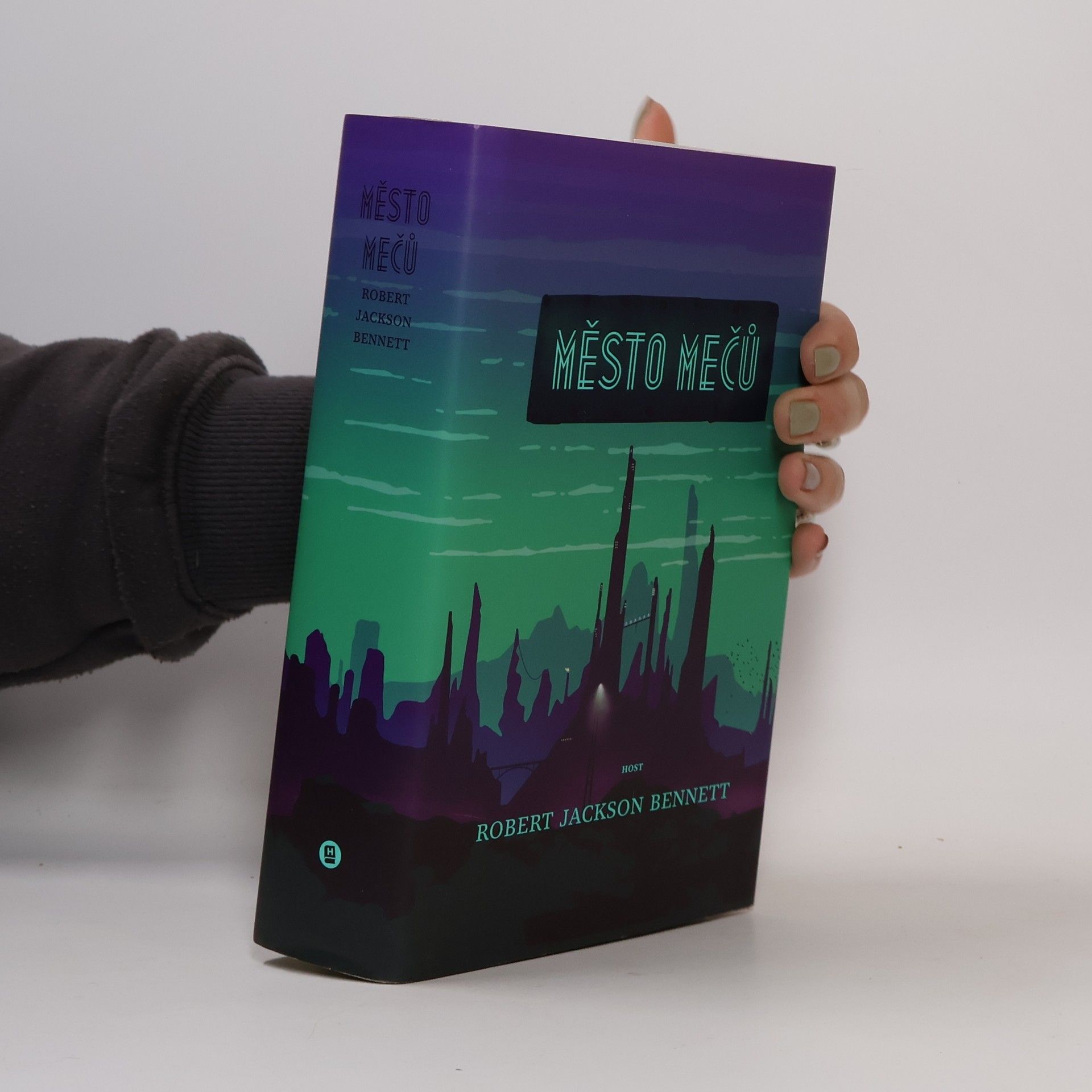 Robert Jackson Bennett Město mečů