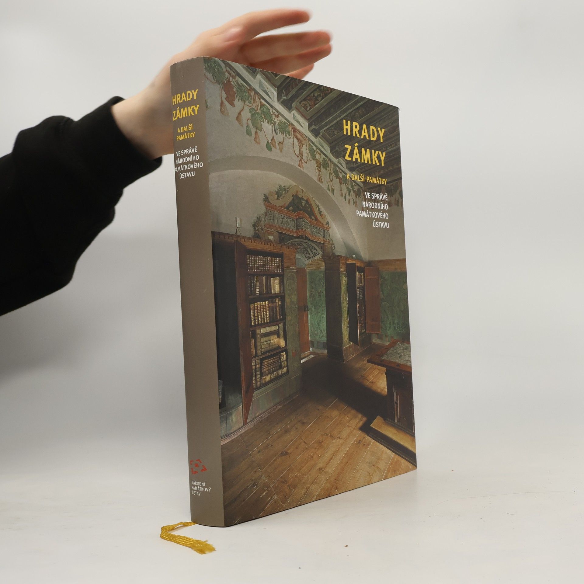 Karel Kuča Hrady, zámky a další památky ve správě Národního památkového ústavu