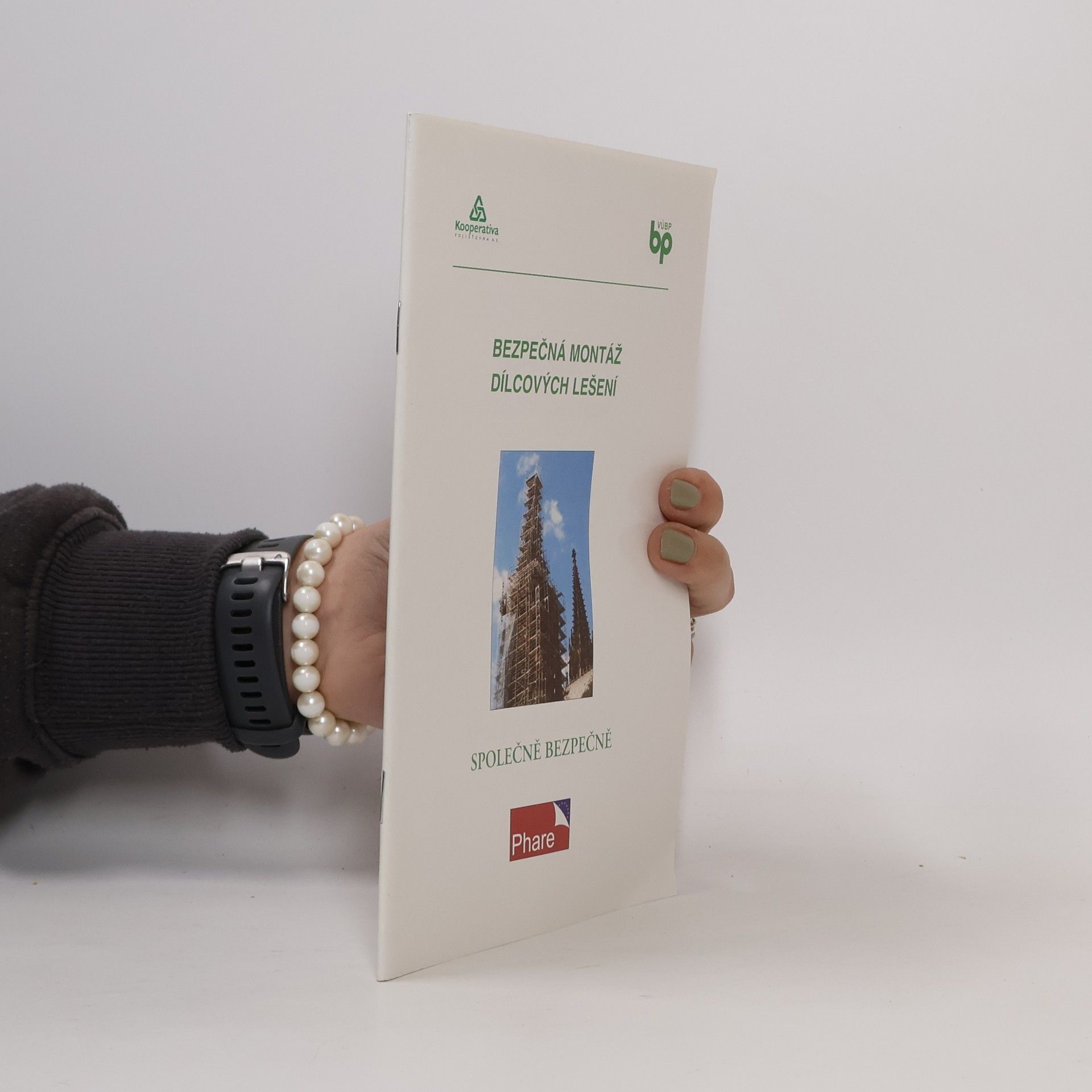 Bezpečná montáž dílcových lešení