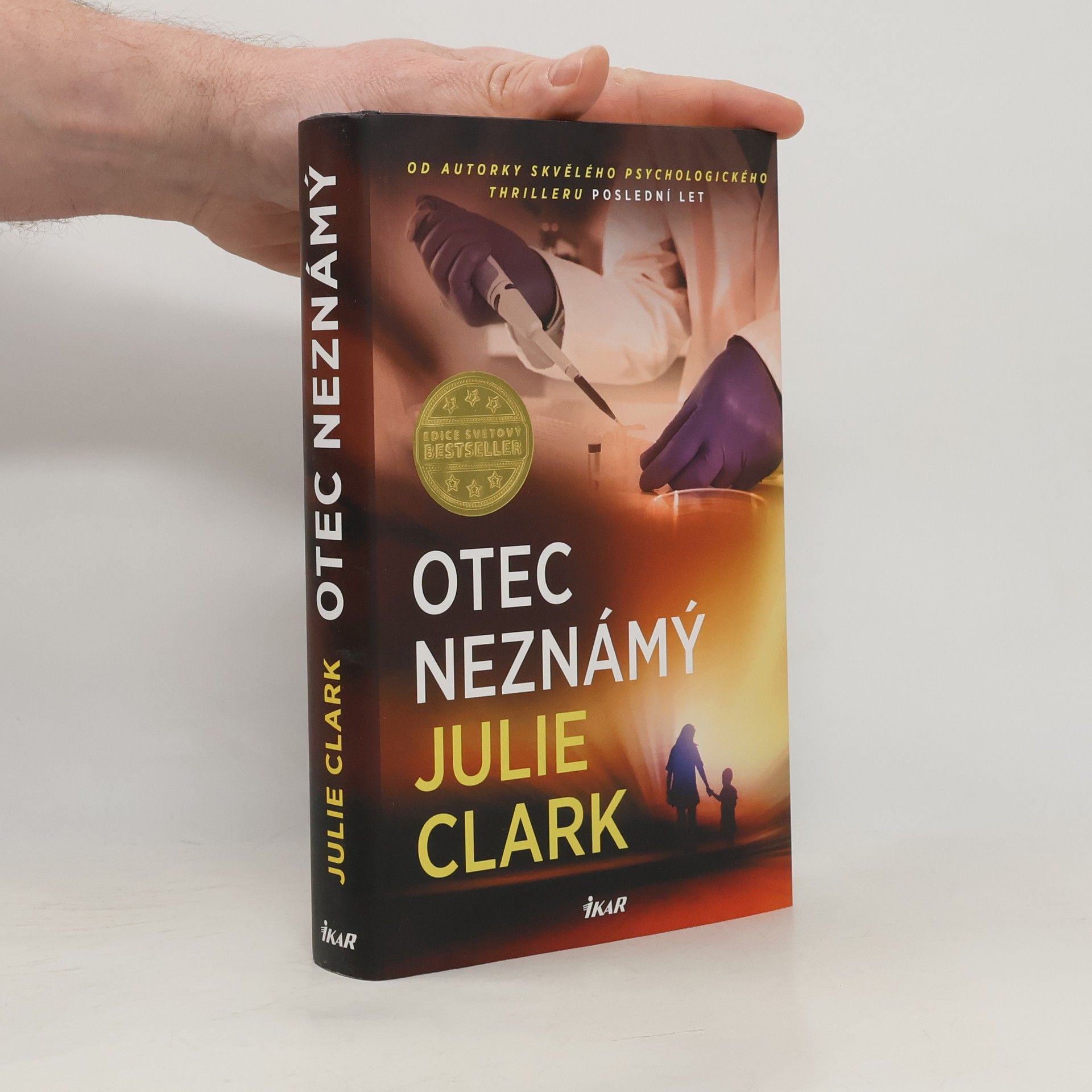 Julie Clark Otec neznámý