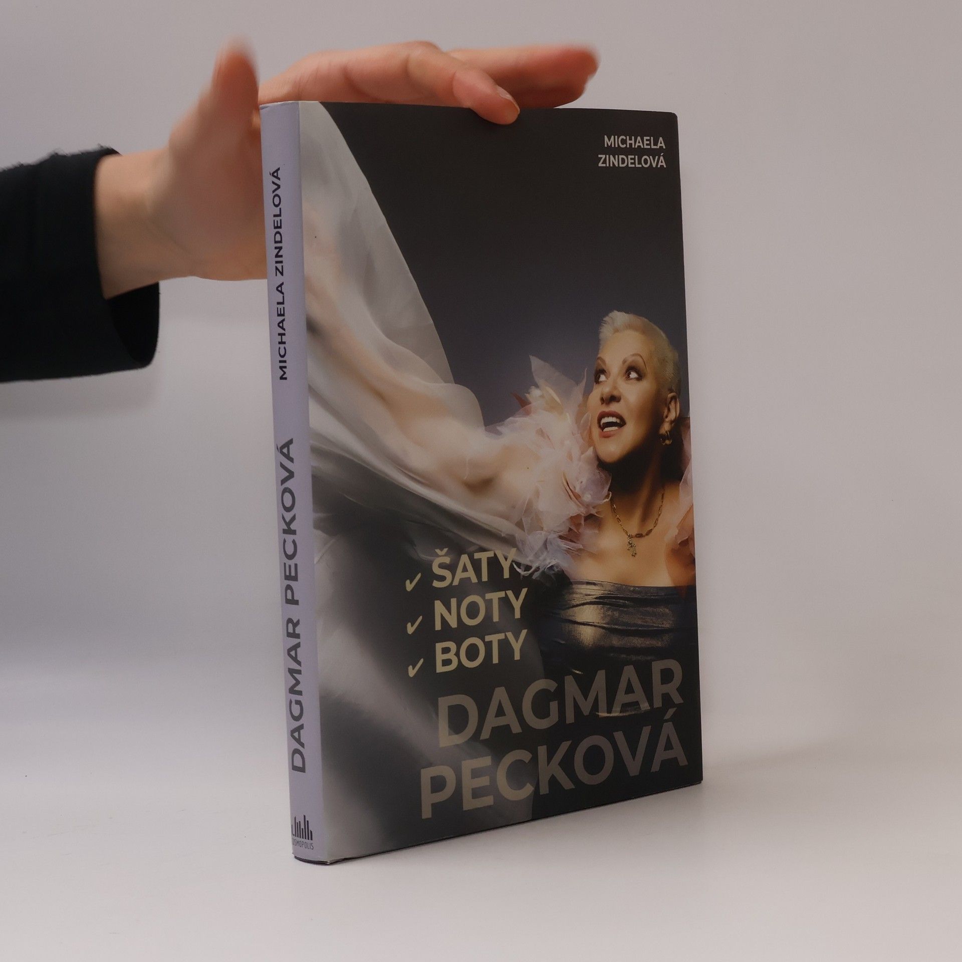 Michaela Zindelová Dagmar Pecková : šaty, noty, boty