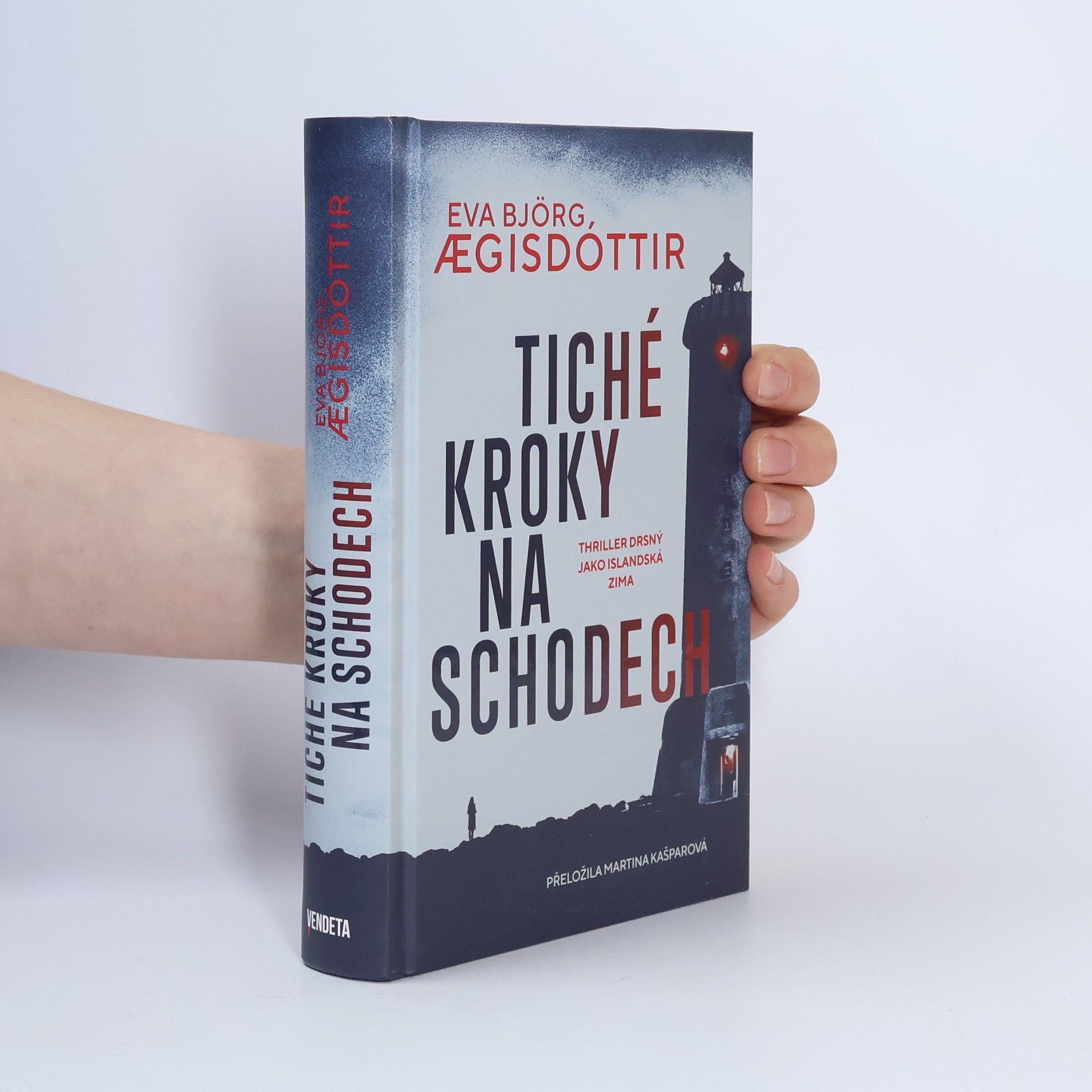 Tiché kroky na schodech