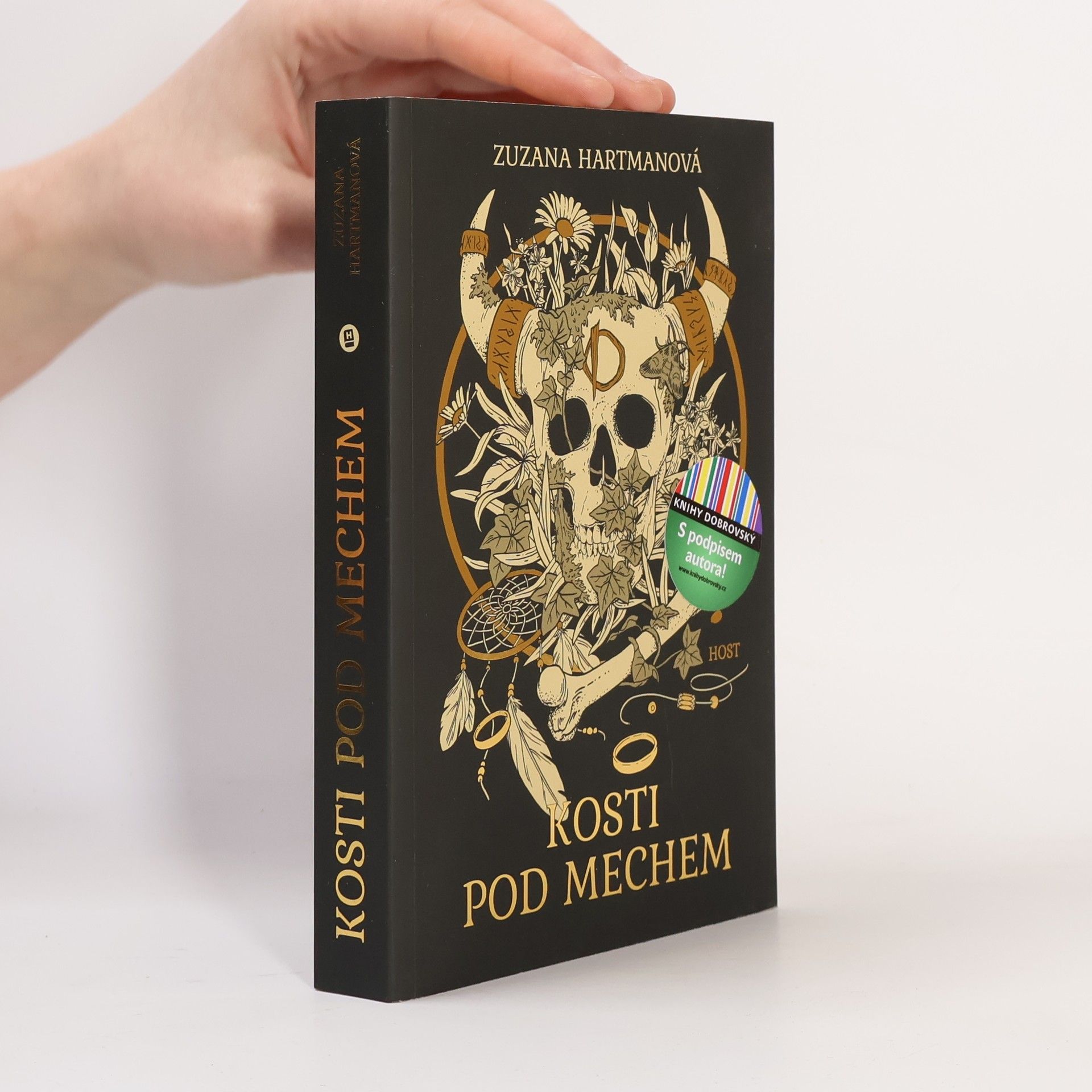 Zuzana Hartmanová Kosti pod mechem