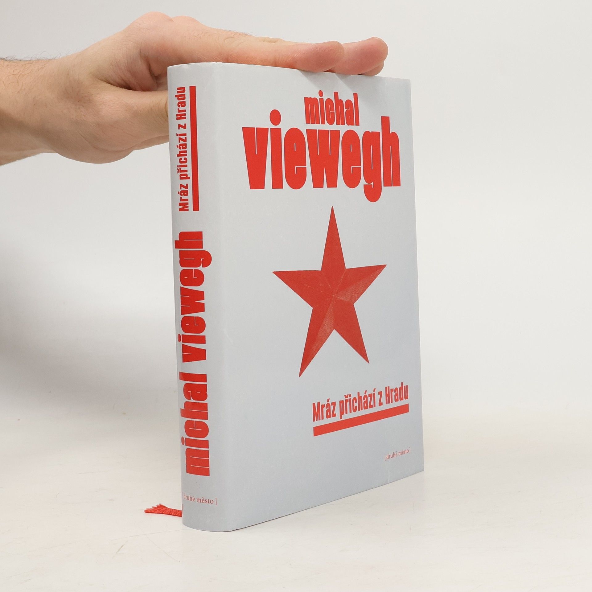 Michal Viewegh Mráz přichází z Hradu