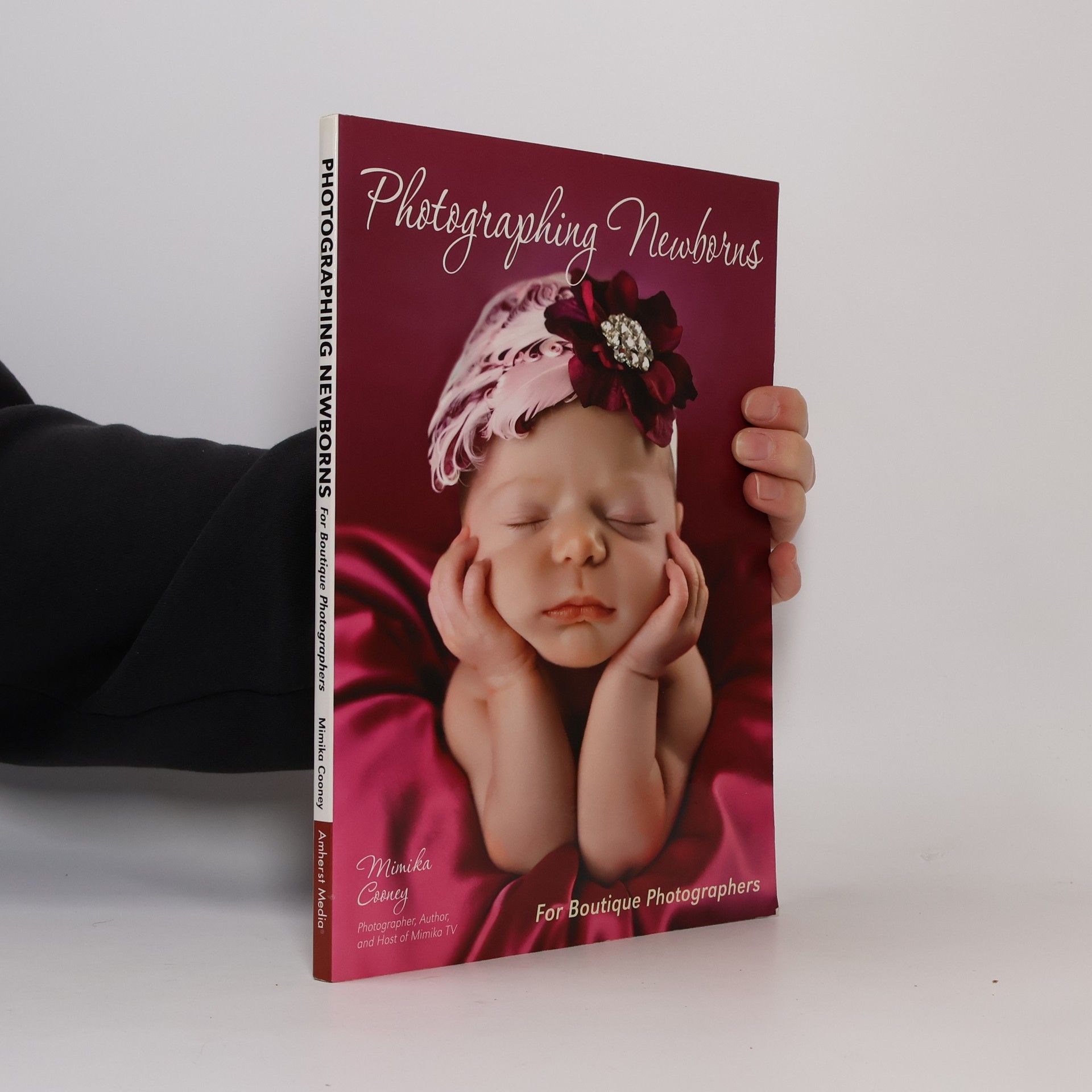 Mimika Cooney Photographing Newborns