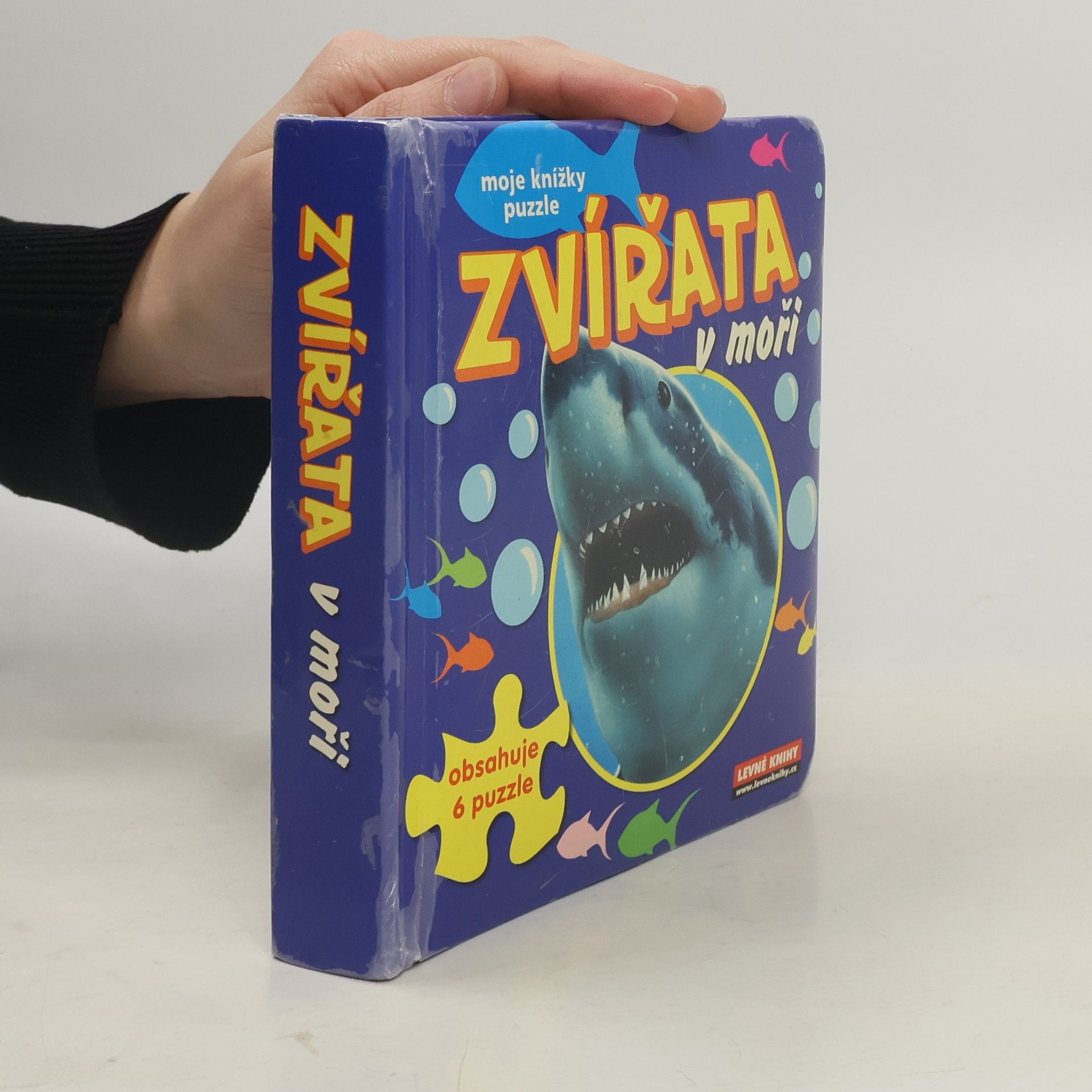 Autores varios Zvířata v moři