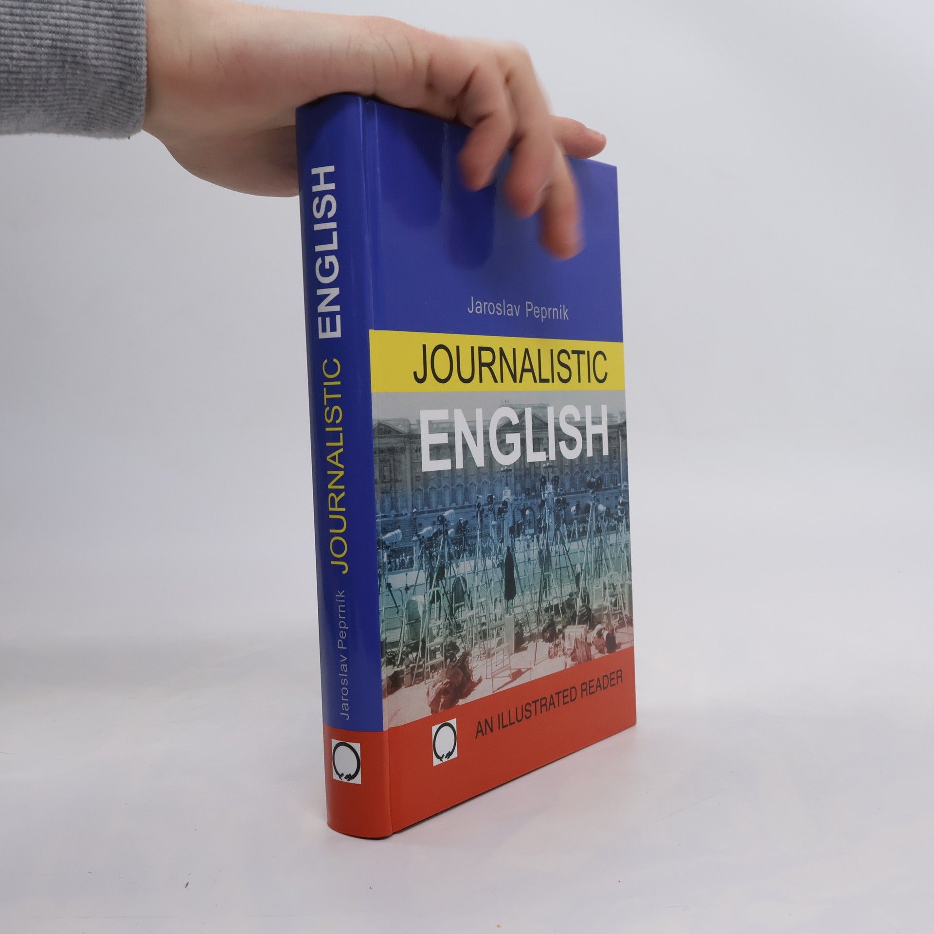 Journalistic English : a reader for intermediate learners