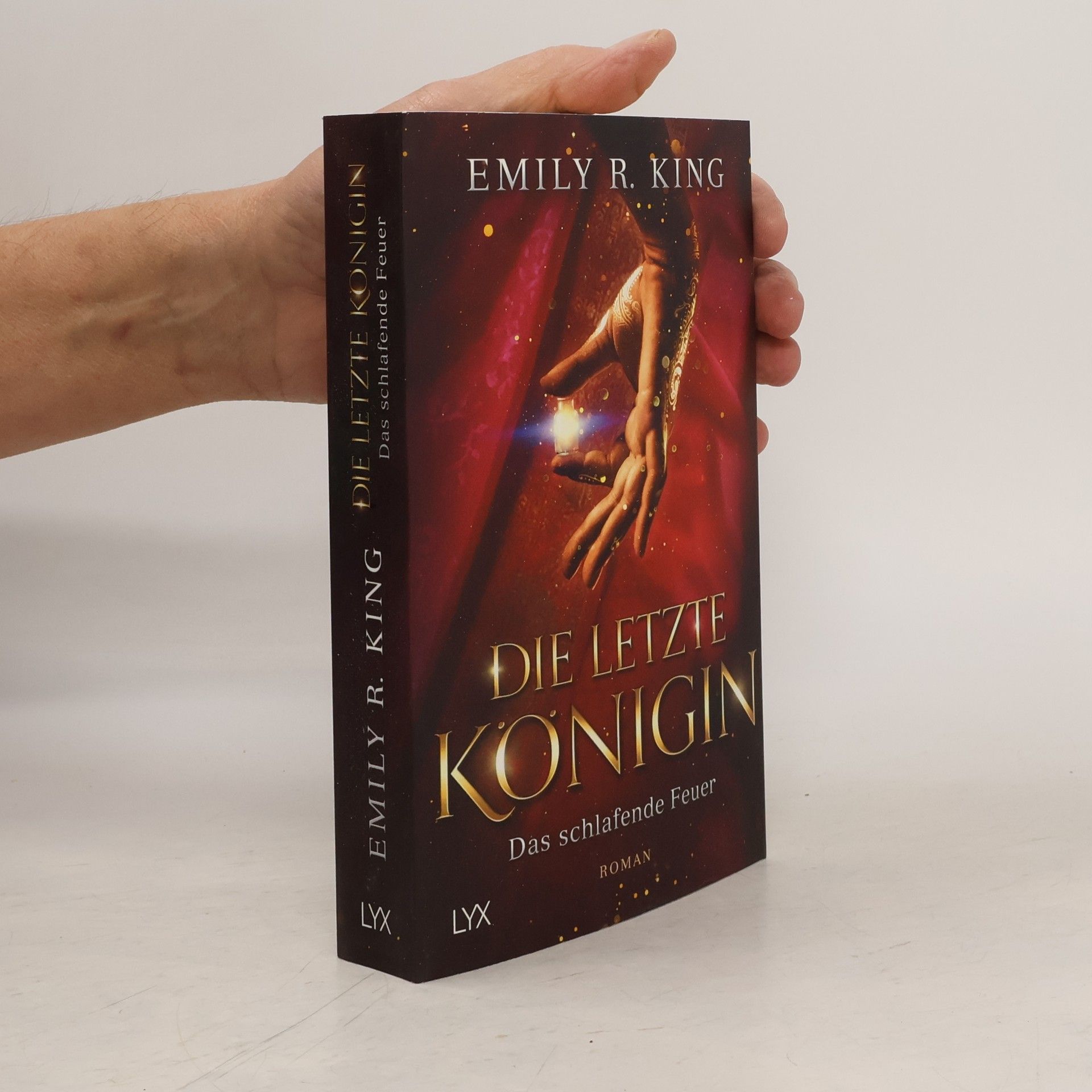 Emily R. King Das schlafende Feuer