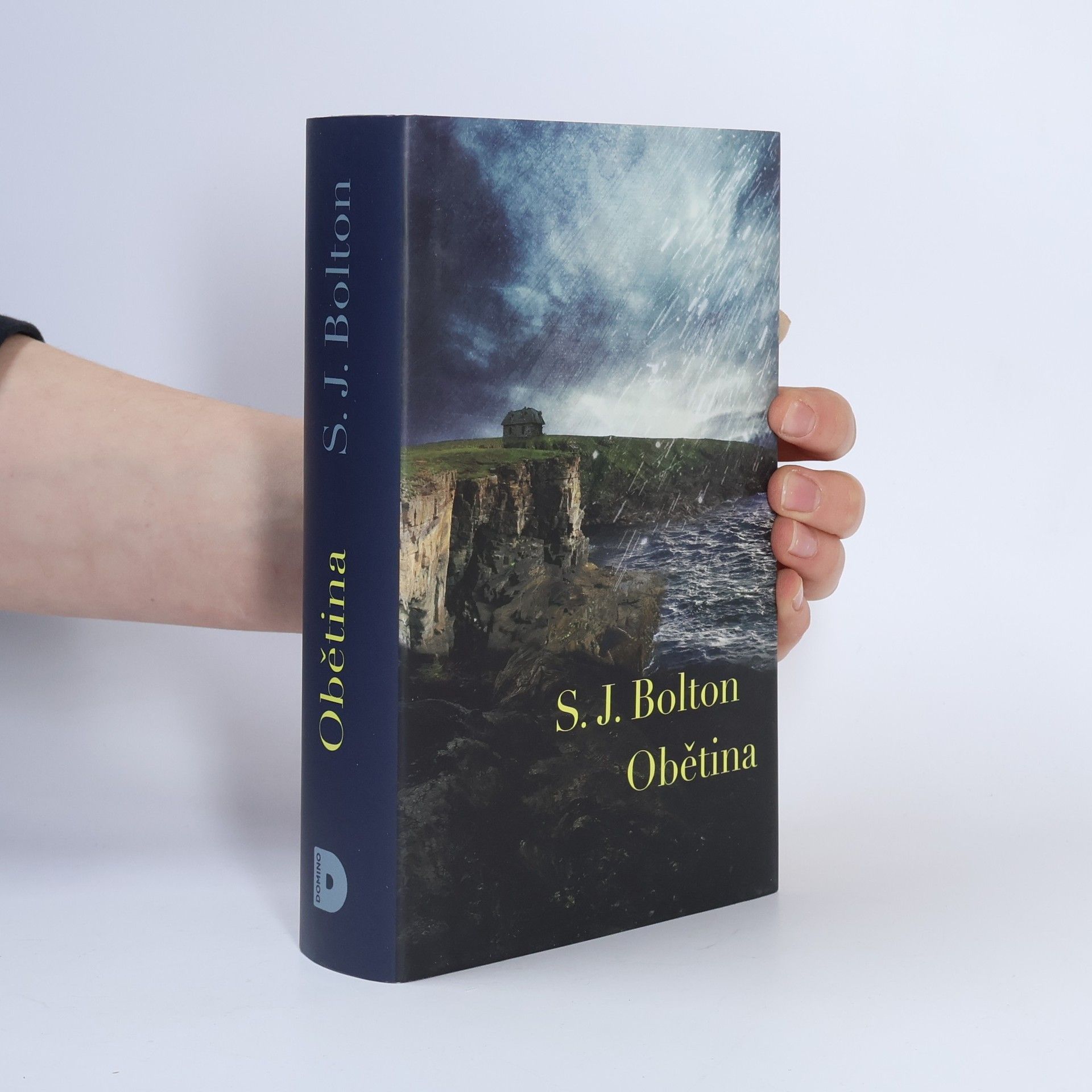 S. J. Bolton Obětina