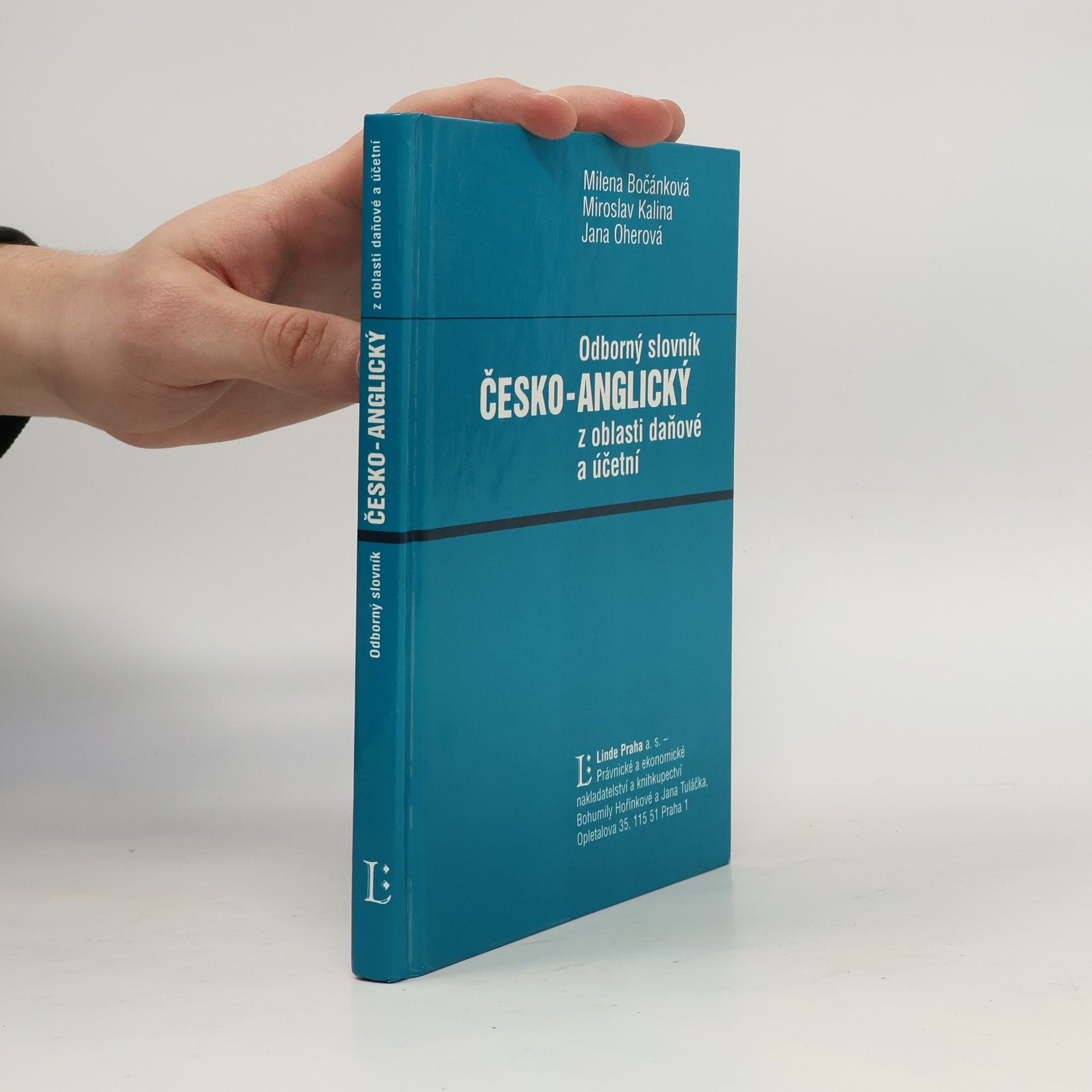 Odborný česko-anglický slovník z oblasti daňové a účetní