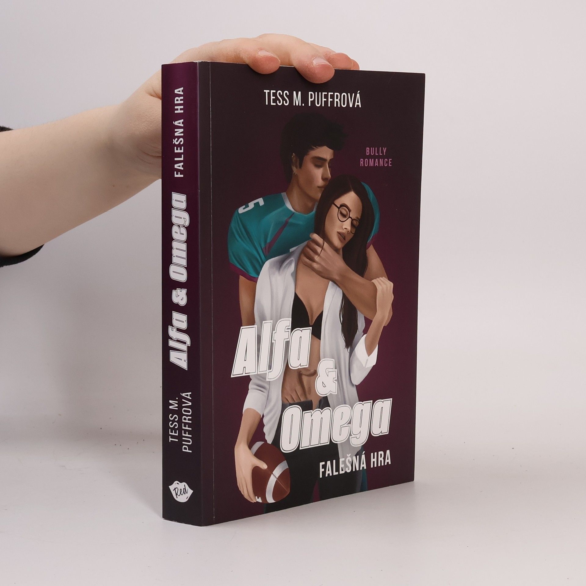 Tess M. Puffrová Alfa & Omega. Falešná hra
