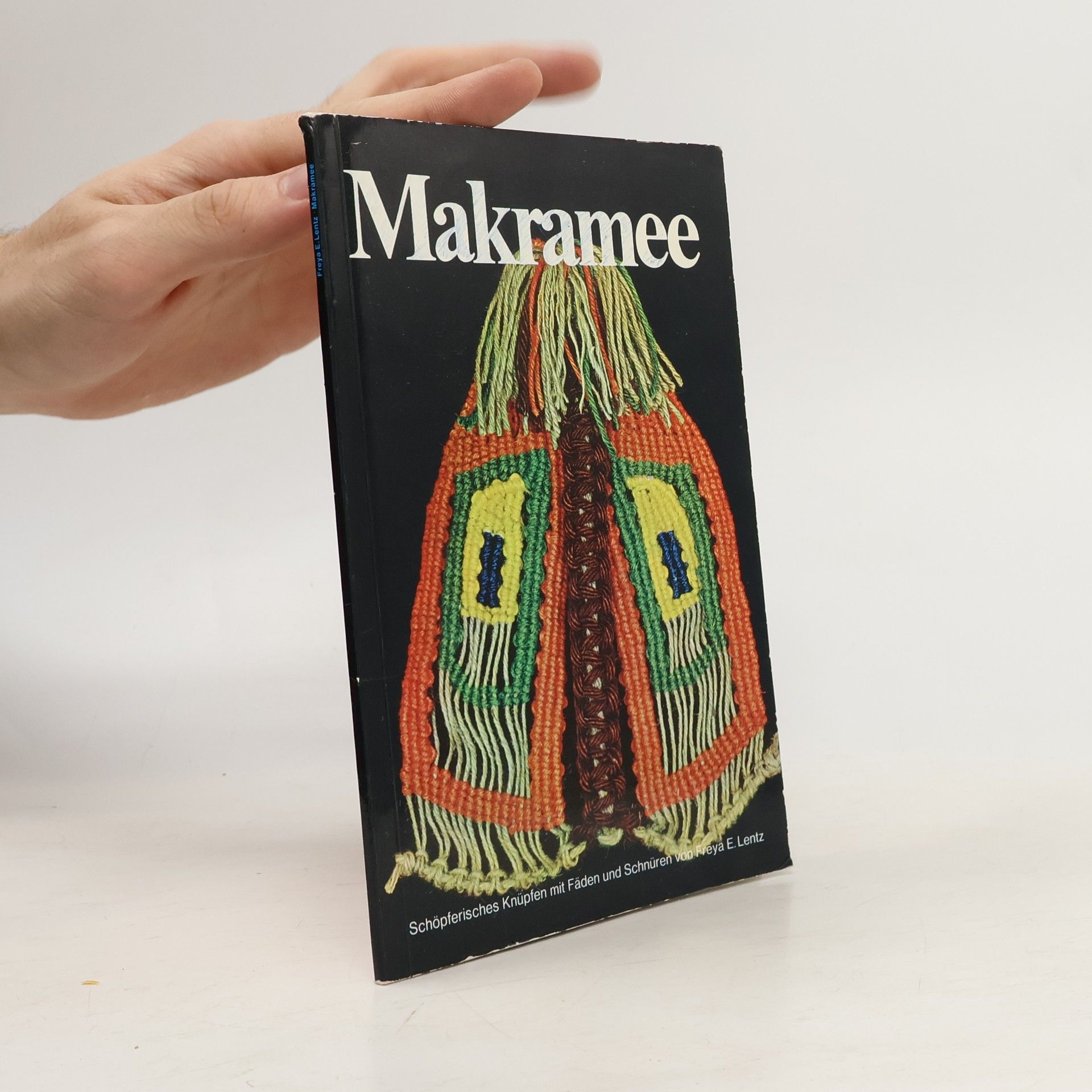 Freya E. Lenz Makramee