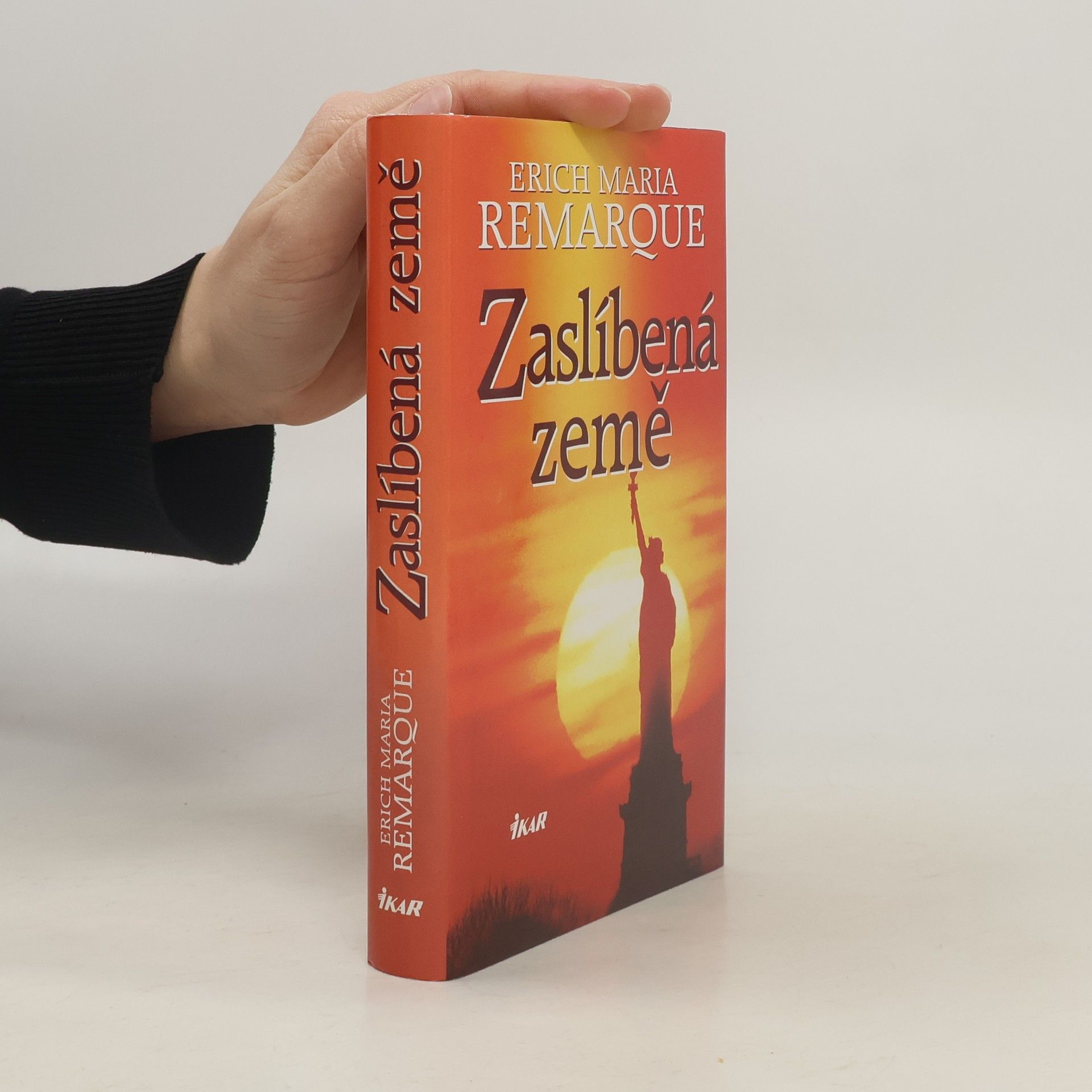 Erich Maria Remarque Zaslíbená země