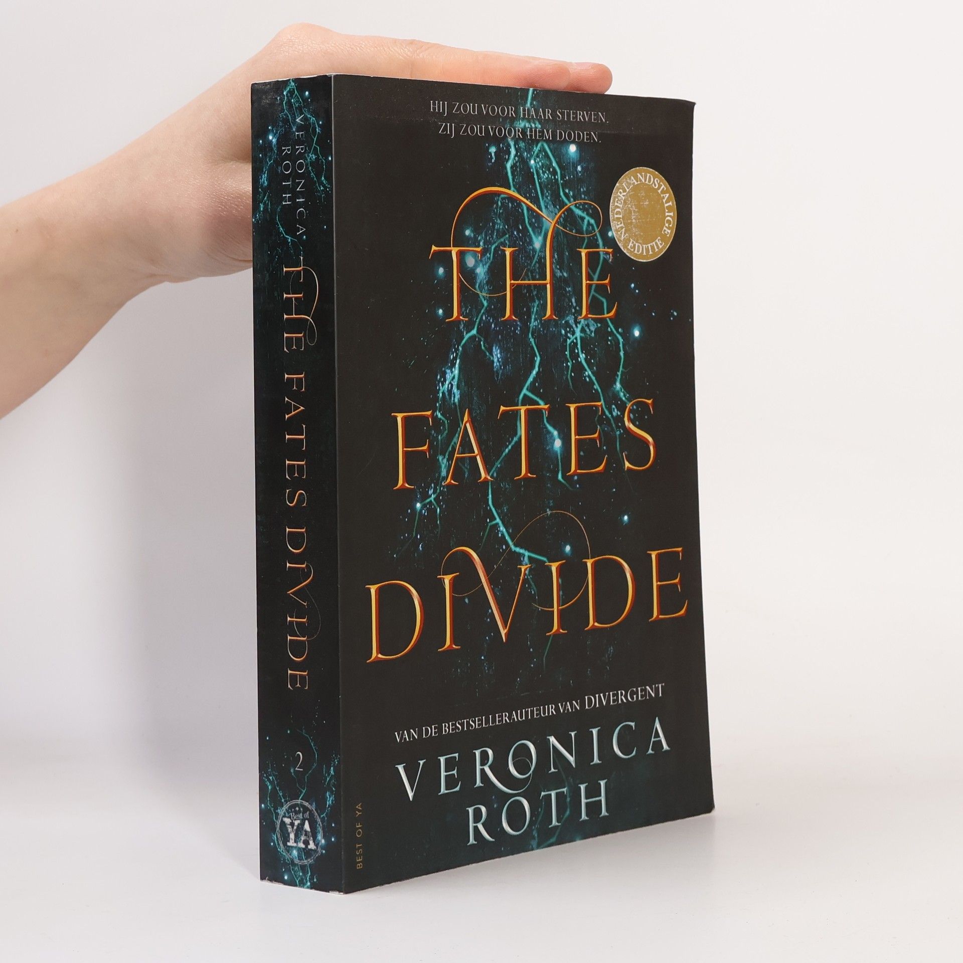 Veronica Rothová The Fates Divide (Dutch Edition)