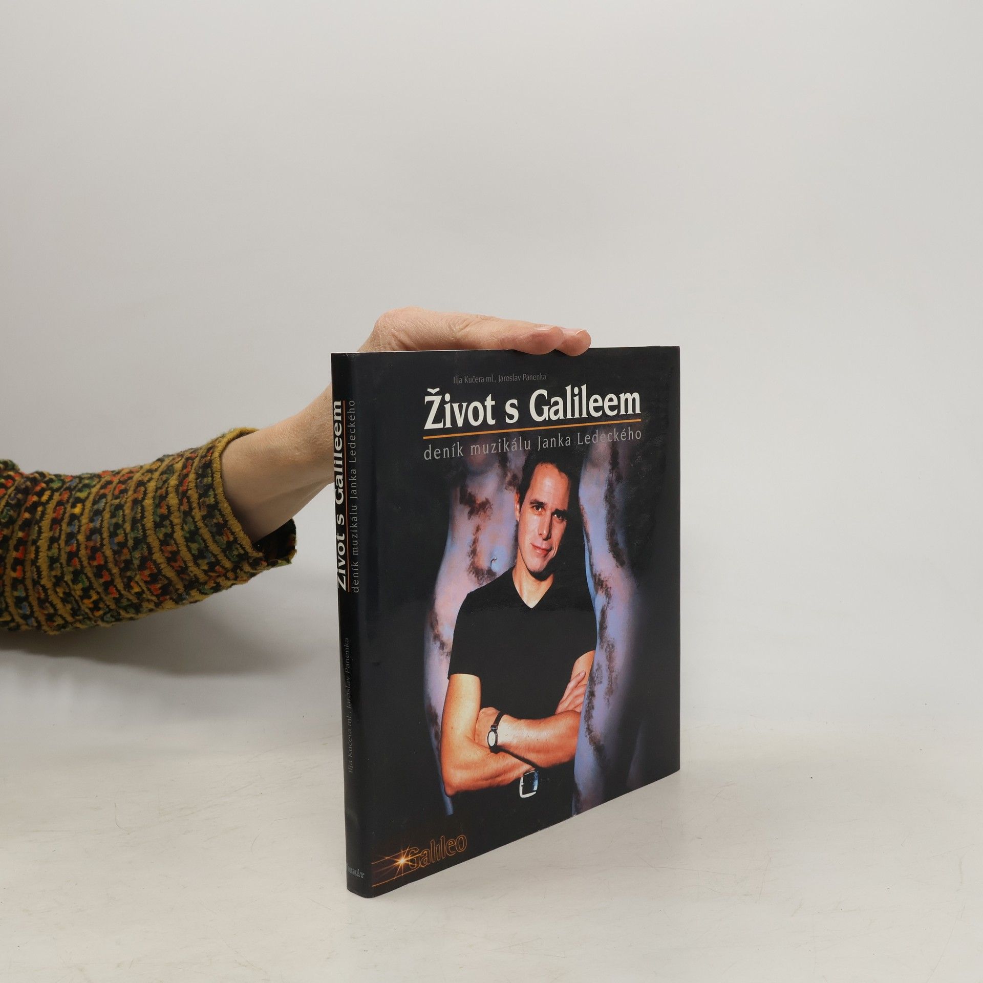 Život s Galileem. Deník muzikálu Janka Ledeckého