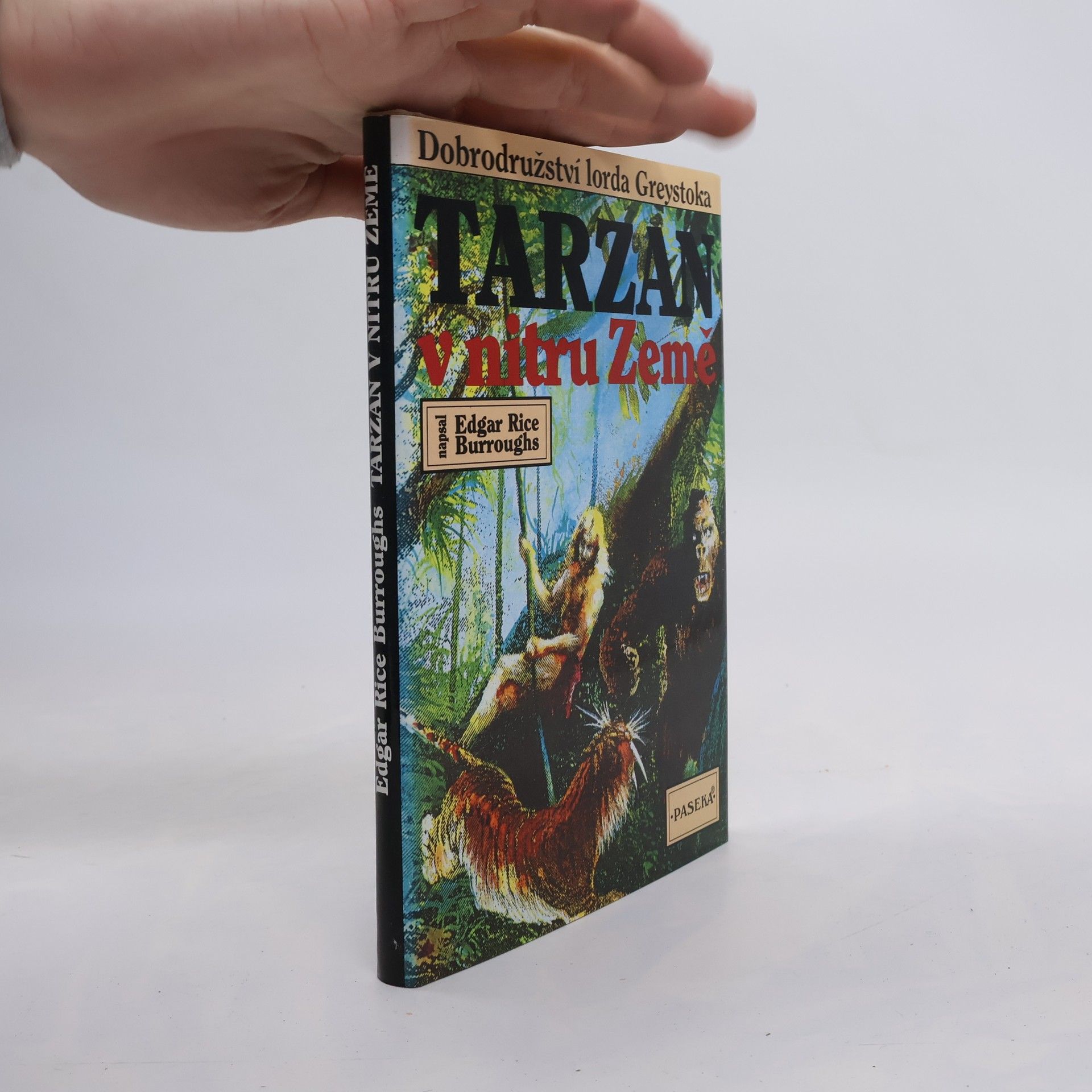Edgar Rice Burroughs Tarzan v nitru země