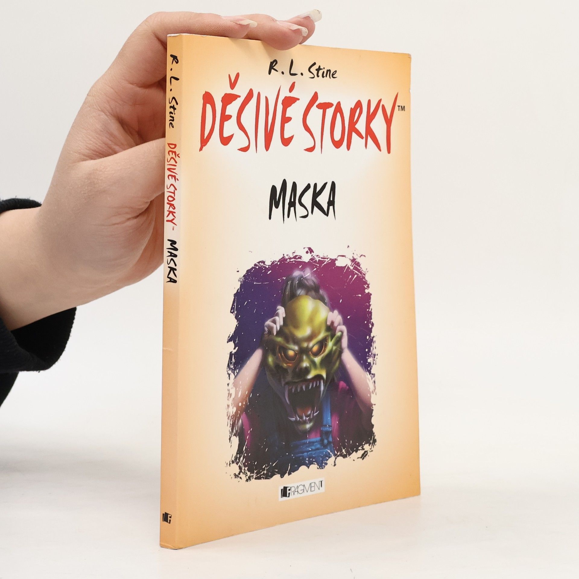 R. L. Stine Děsivé storky - Maska