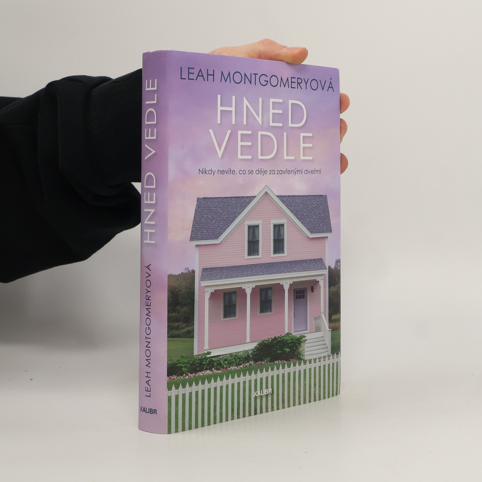 Leah Montgomery Hned vedle