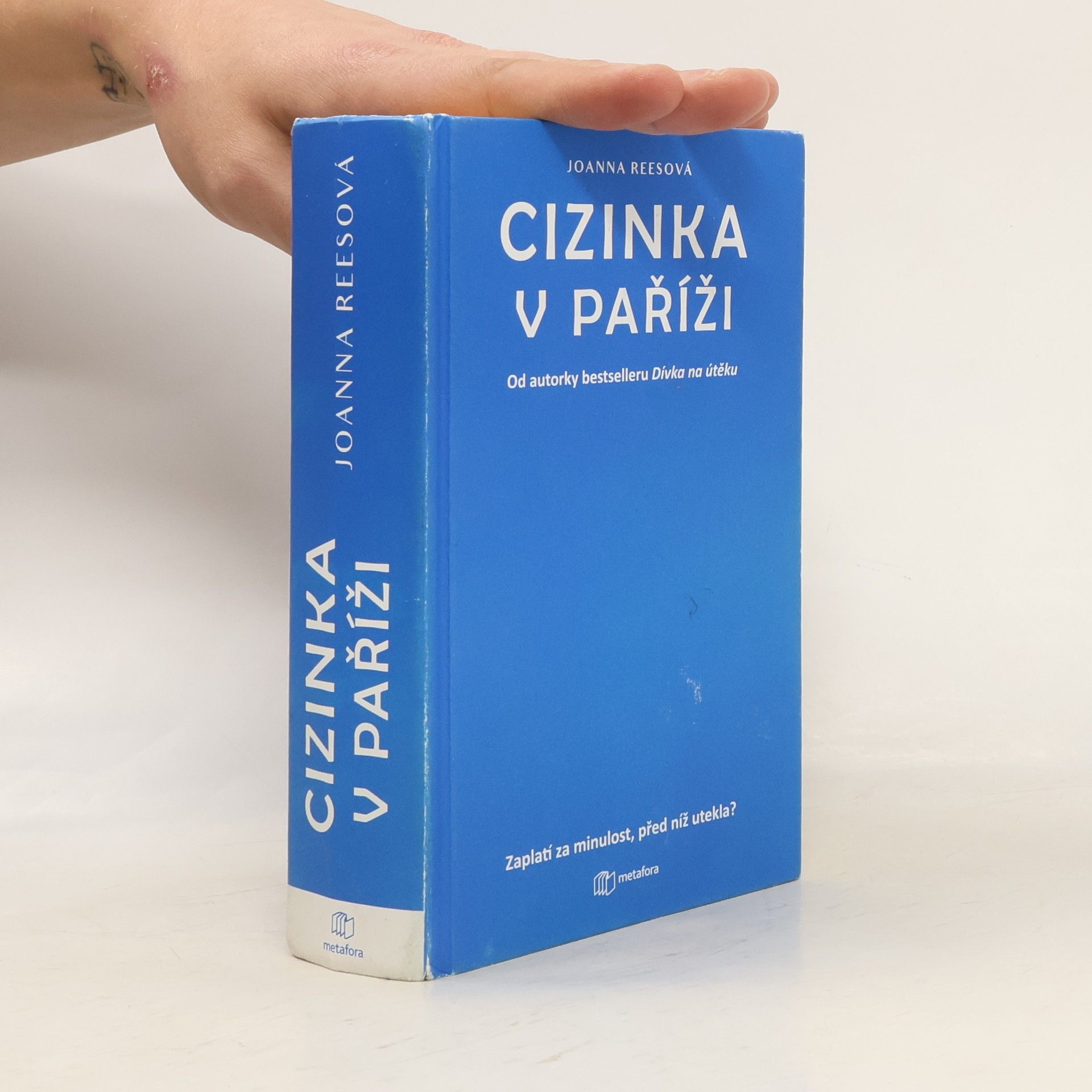 Josie Lloyd Cizinka v Paříži