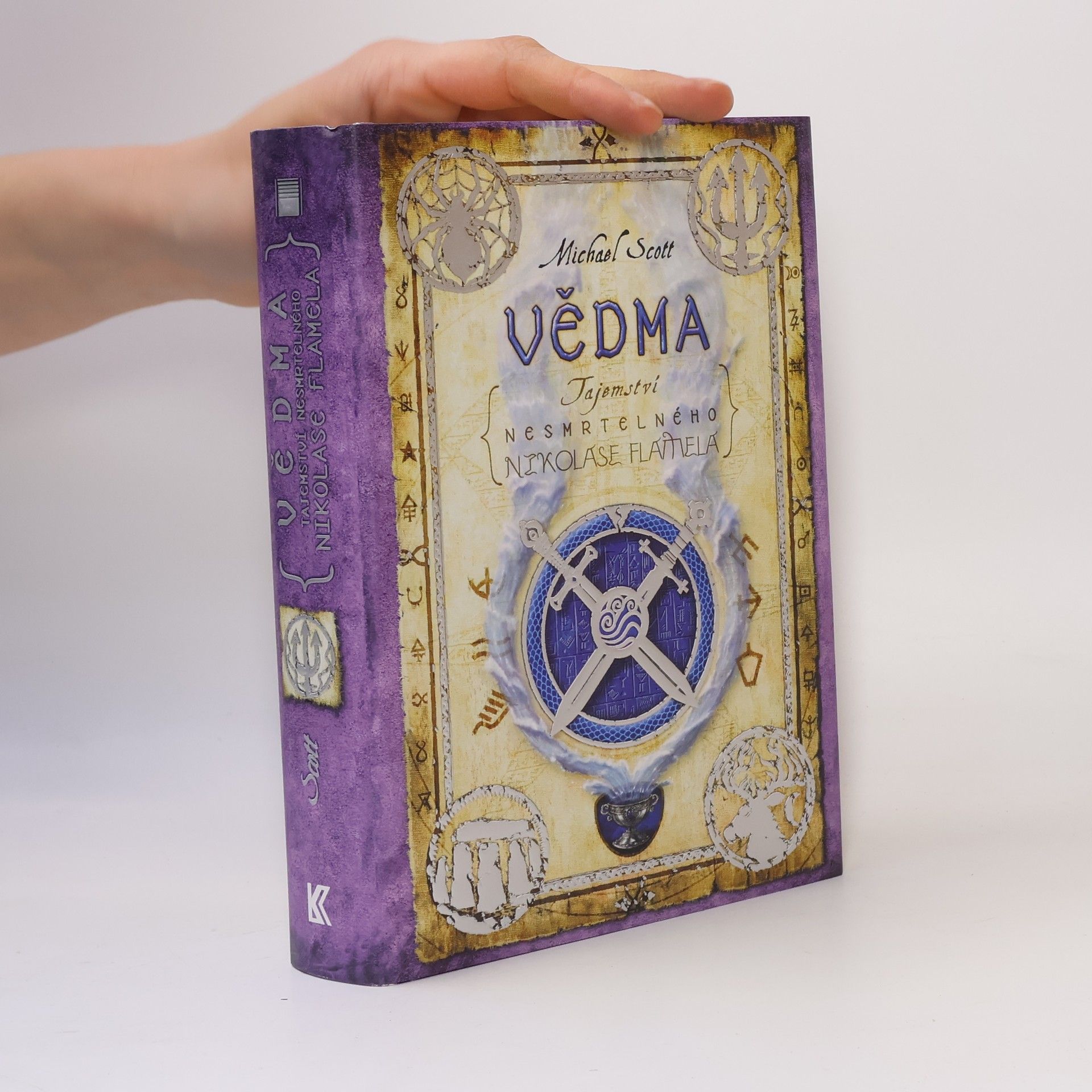 Michael Scott Tajemství nesmrtelného Nikolase Flamela. Vědma