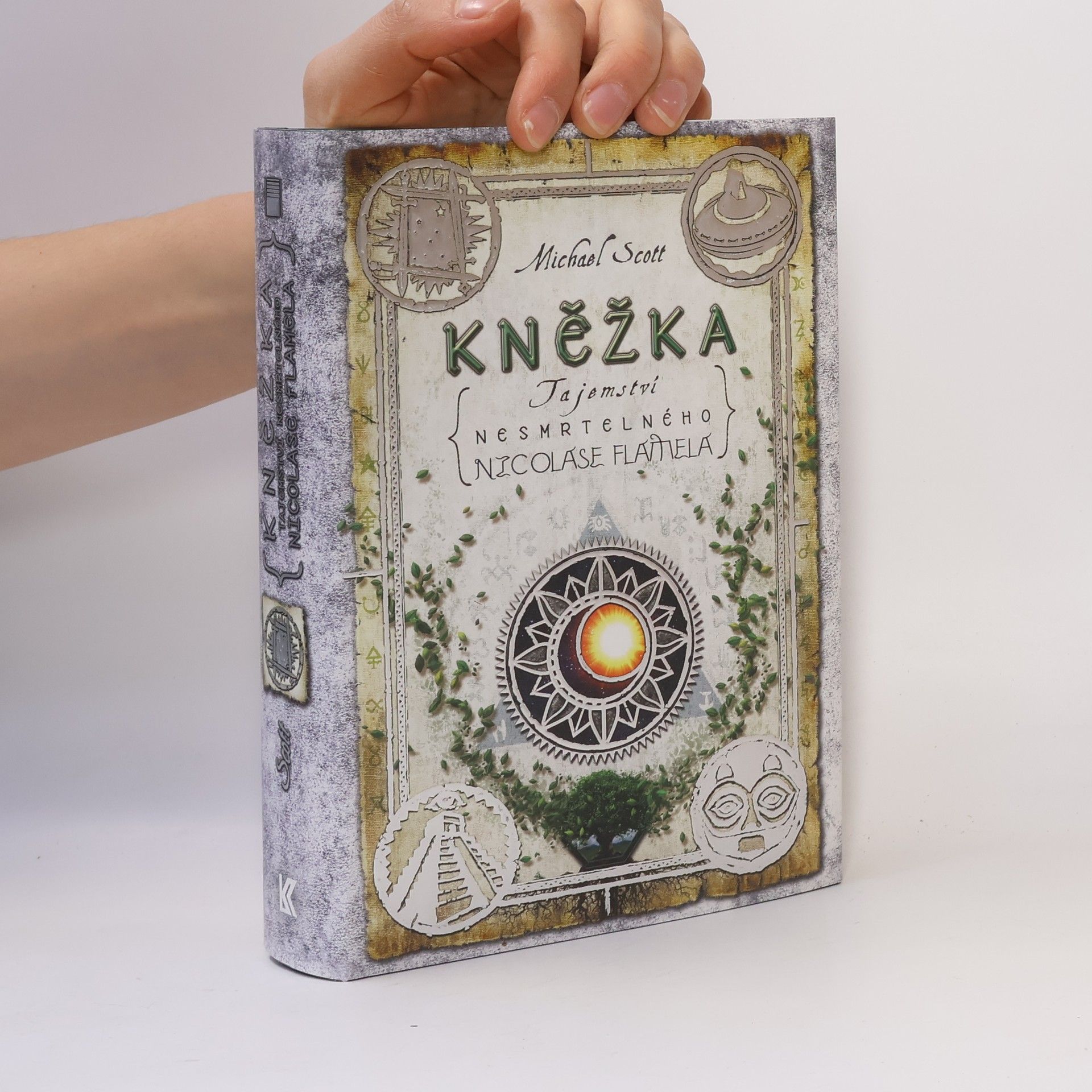 Michael Scott Kněžka. Tajemství nesmrtelného Nicolase Flamela 6