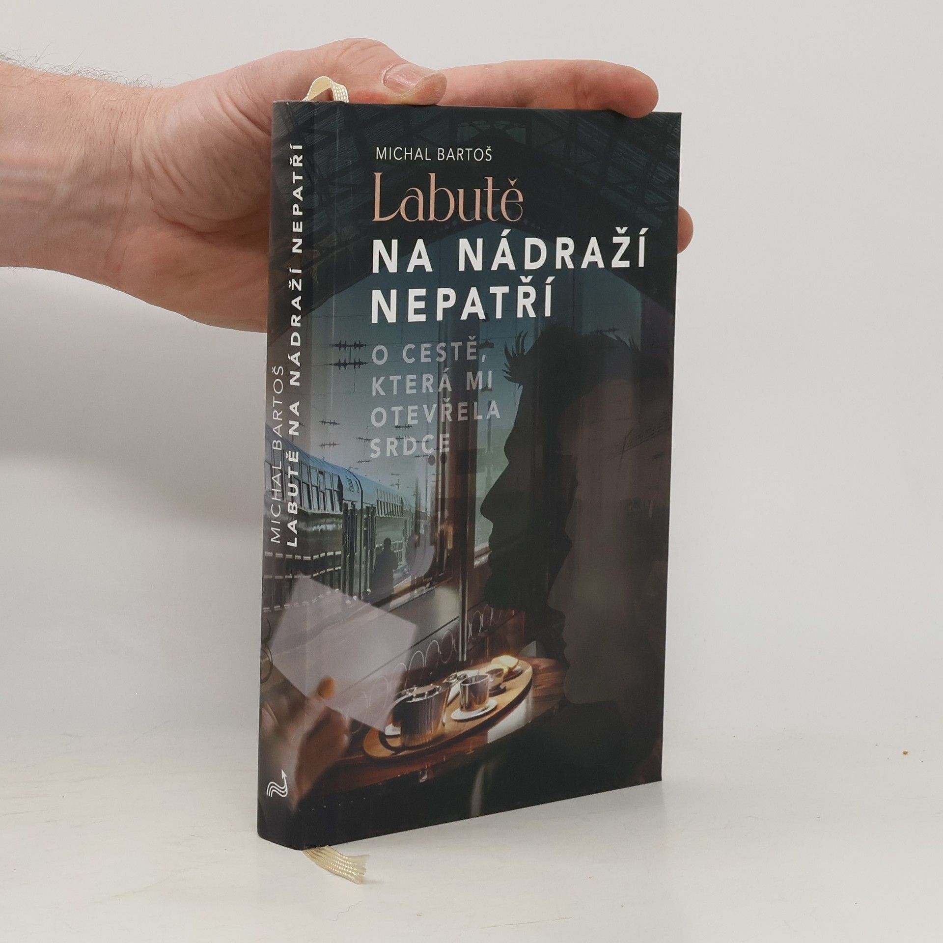 Michal Bartoš Labutě na nádraží nepatří