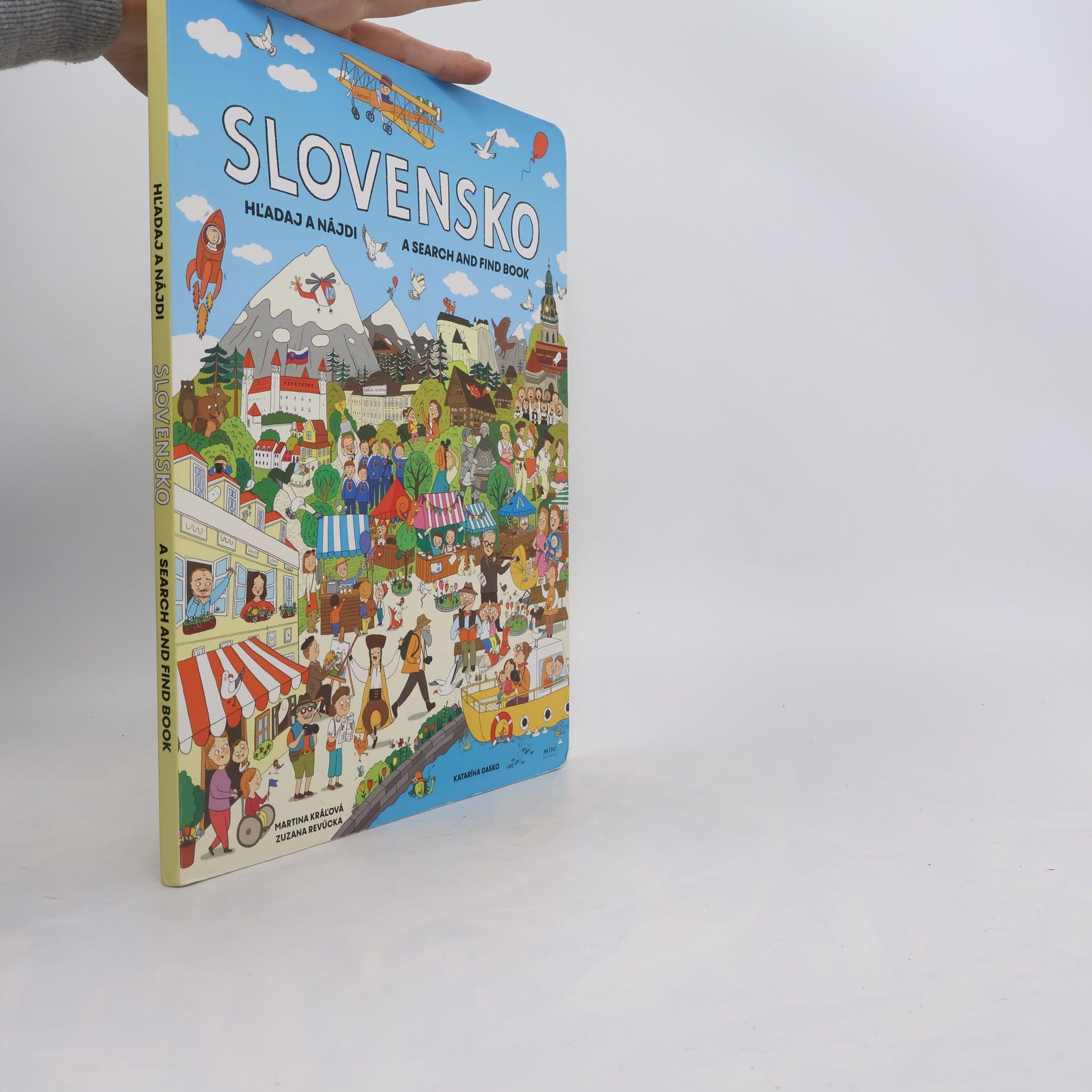 Martina Kral Slovensko - Hľadaj a nájdi. A search and find book