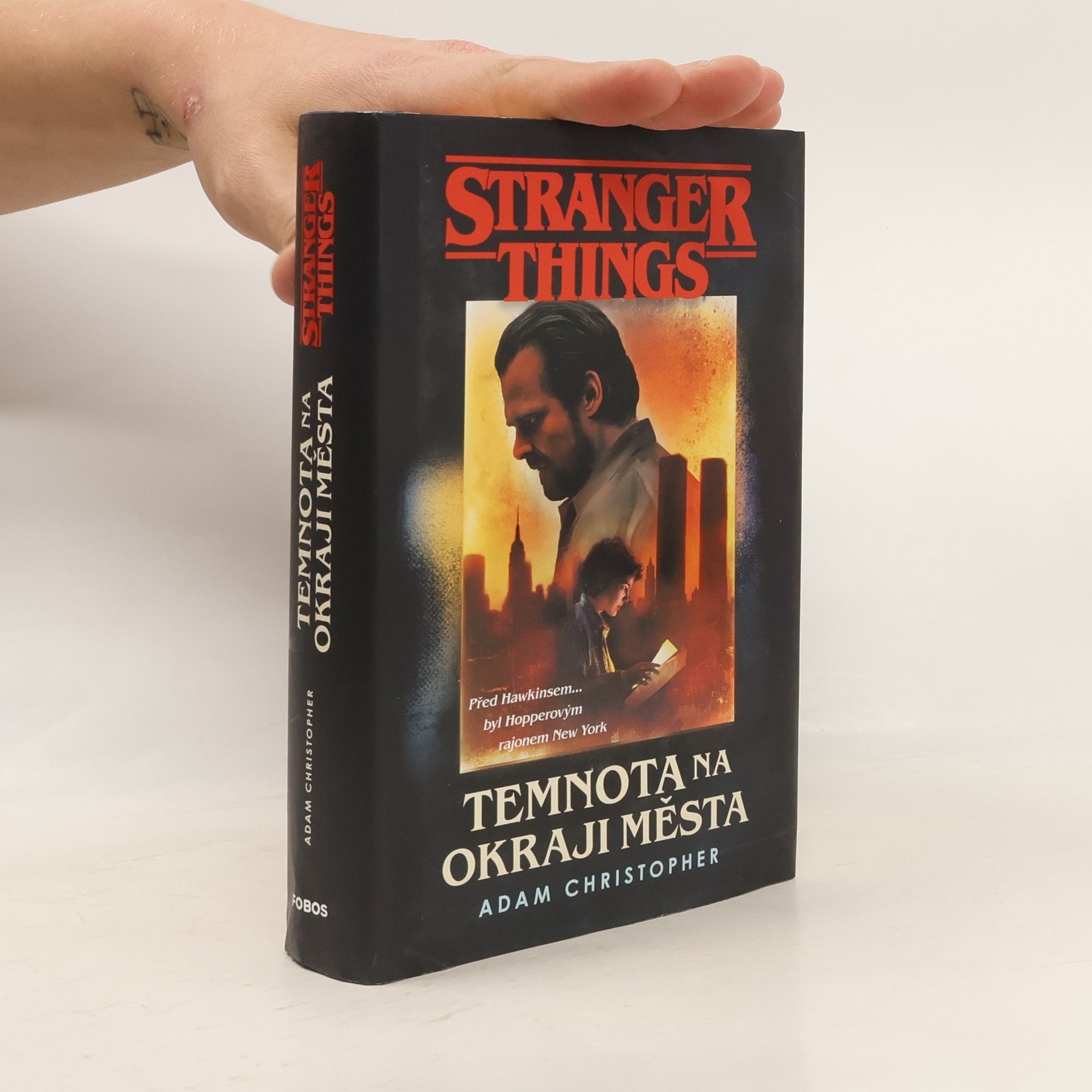 Adam Christopher Stranger Things. Temnota na okraji města