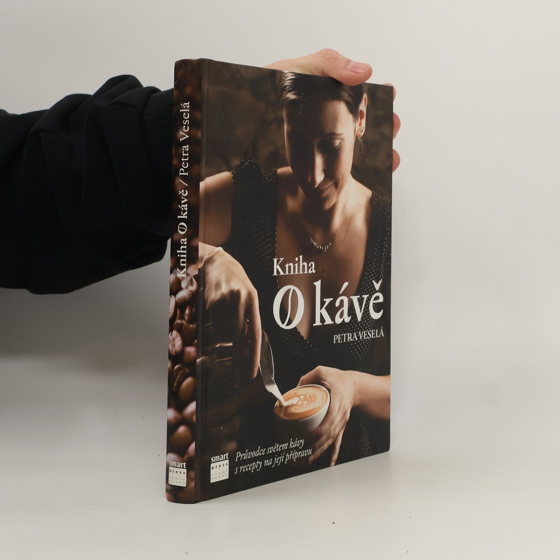 Kniha o kávě. Průvodce světem kávy s recepty na její přípravu