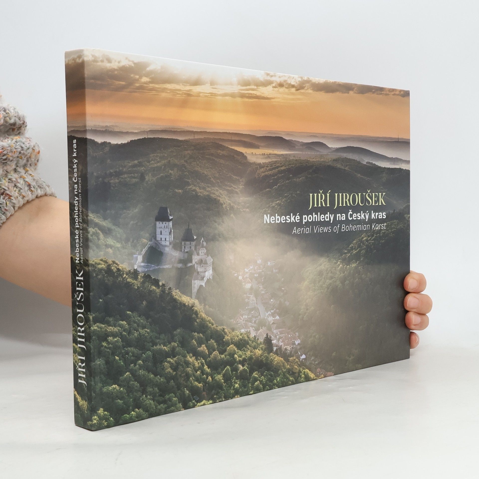 Jiří Jiroušek Nebeské pohledy na Český kras = Aerial views of Bohemian Karst