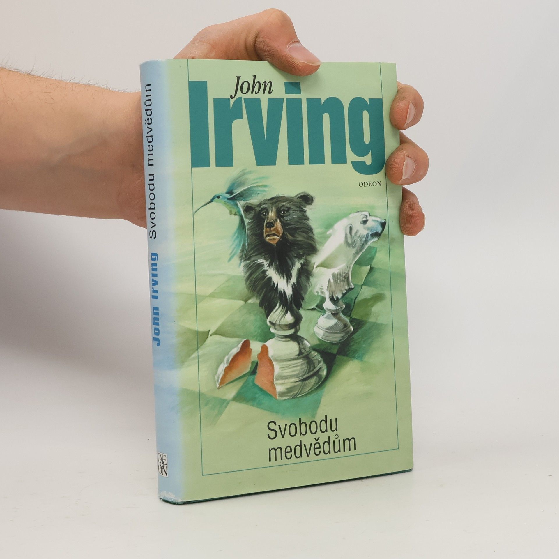 John Irving Svobodu medvědům