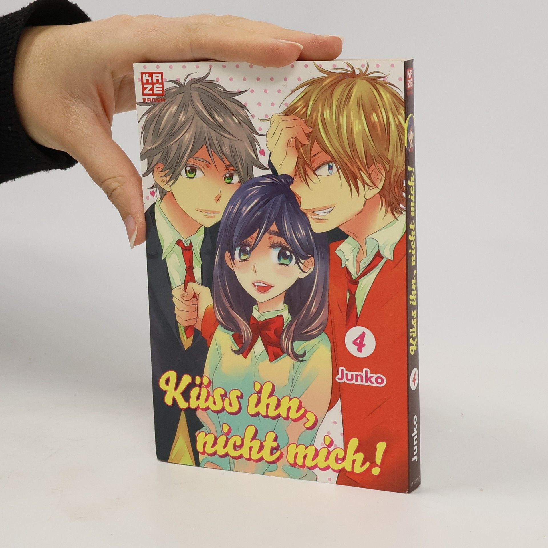 Junko Küss ihn, nicht mich! 04