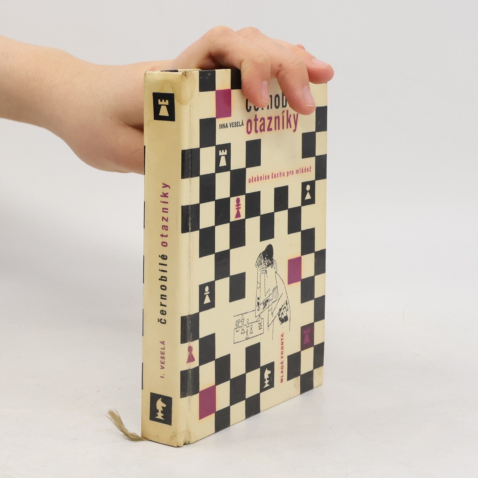 Inna Veselá Černobílé otazníky