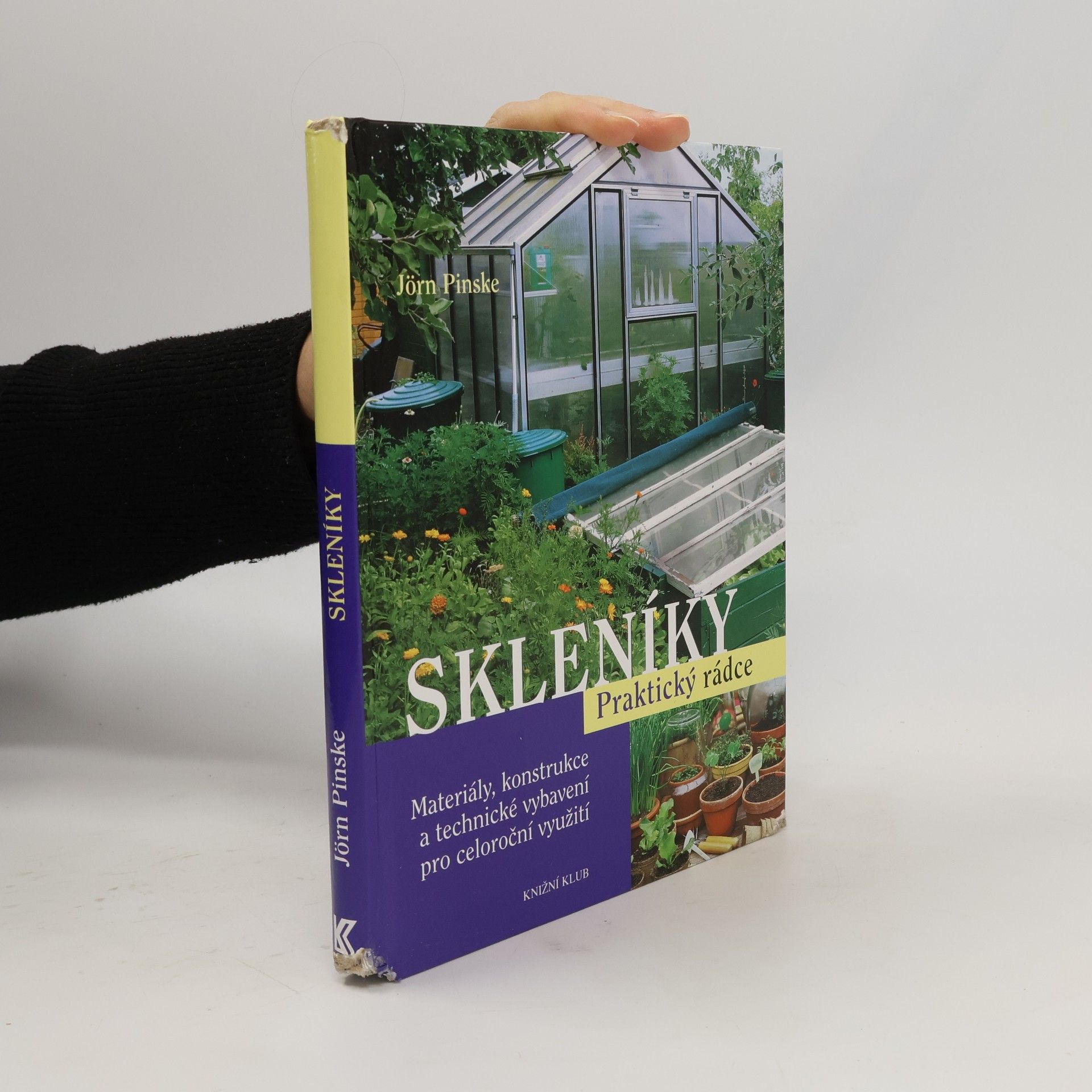 Skleníky: Materiály, konstrukce a technické vybavení pro celoroční využití