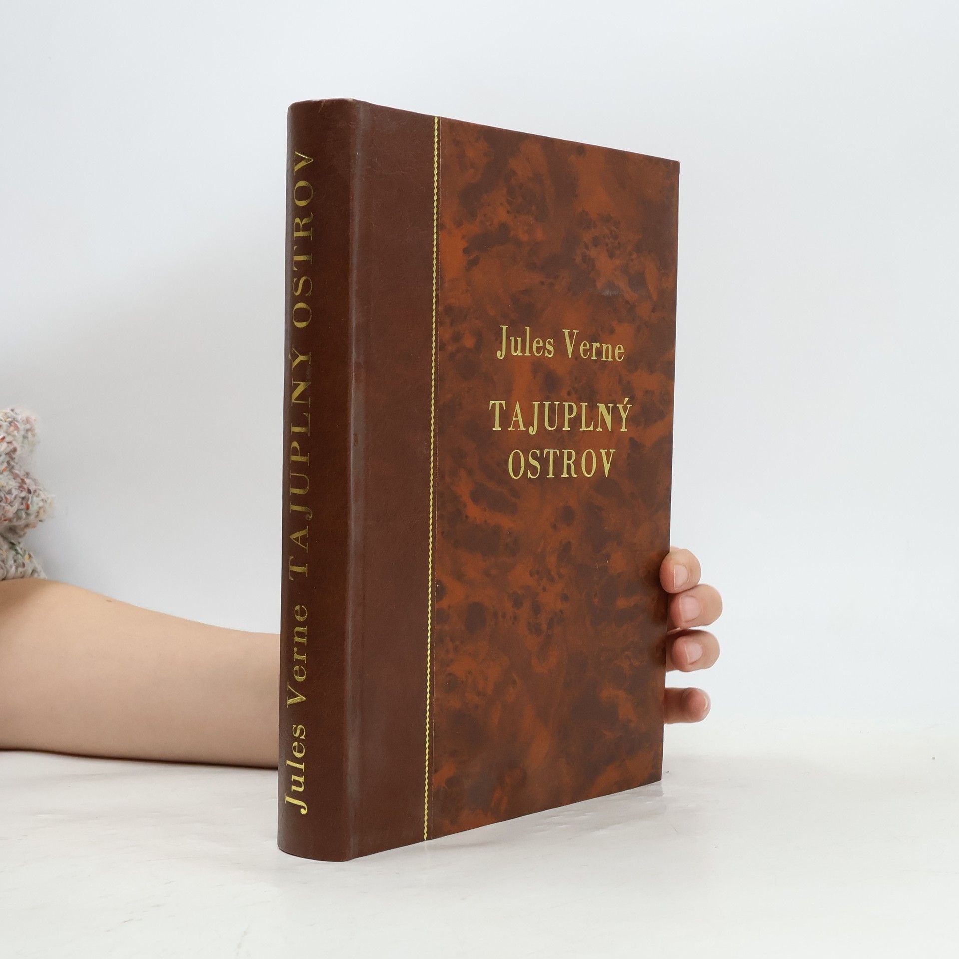 Jules Verne Tajuplný ostrov