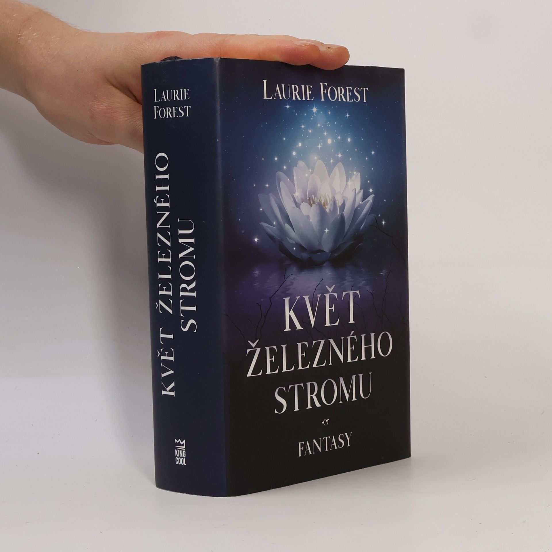 Laurie Forest Květ železného stromu