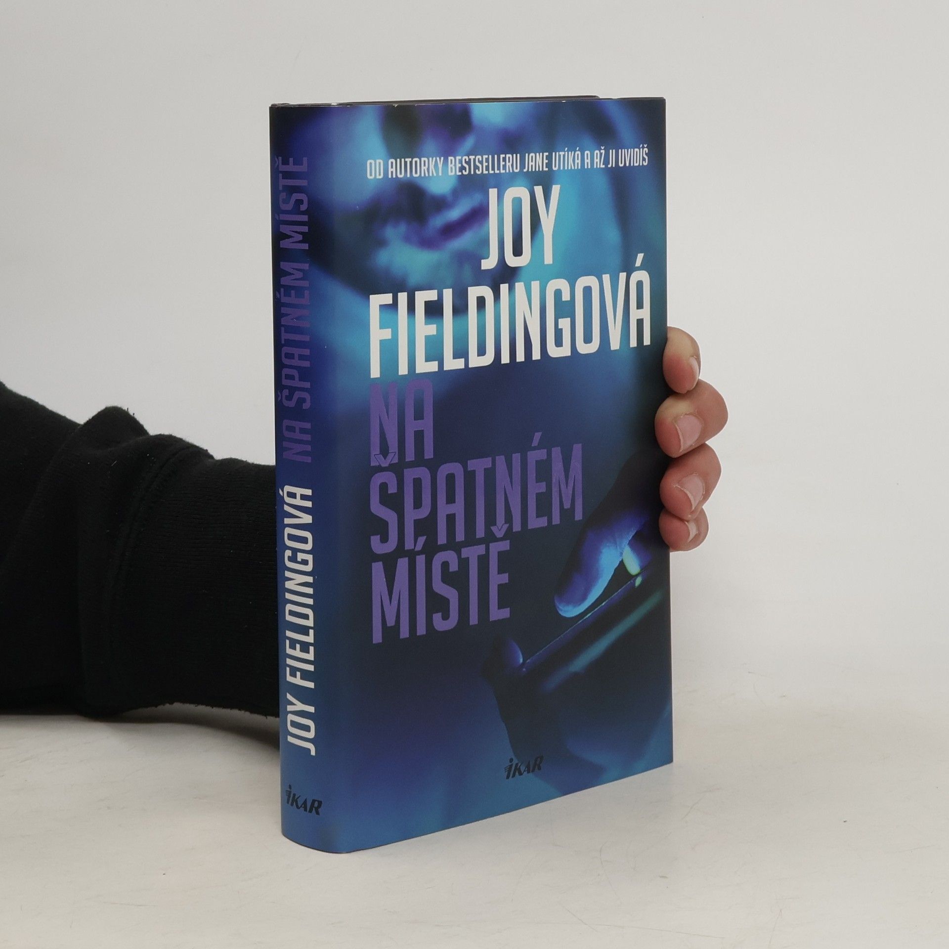 Joy Fielding Na špatném místě