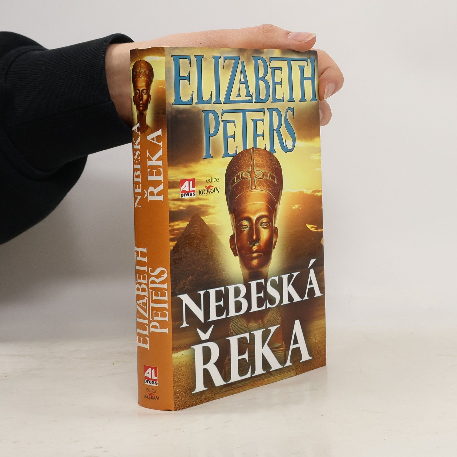 Elizabeth Peters Nebeská řeka