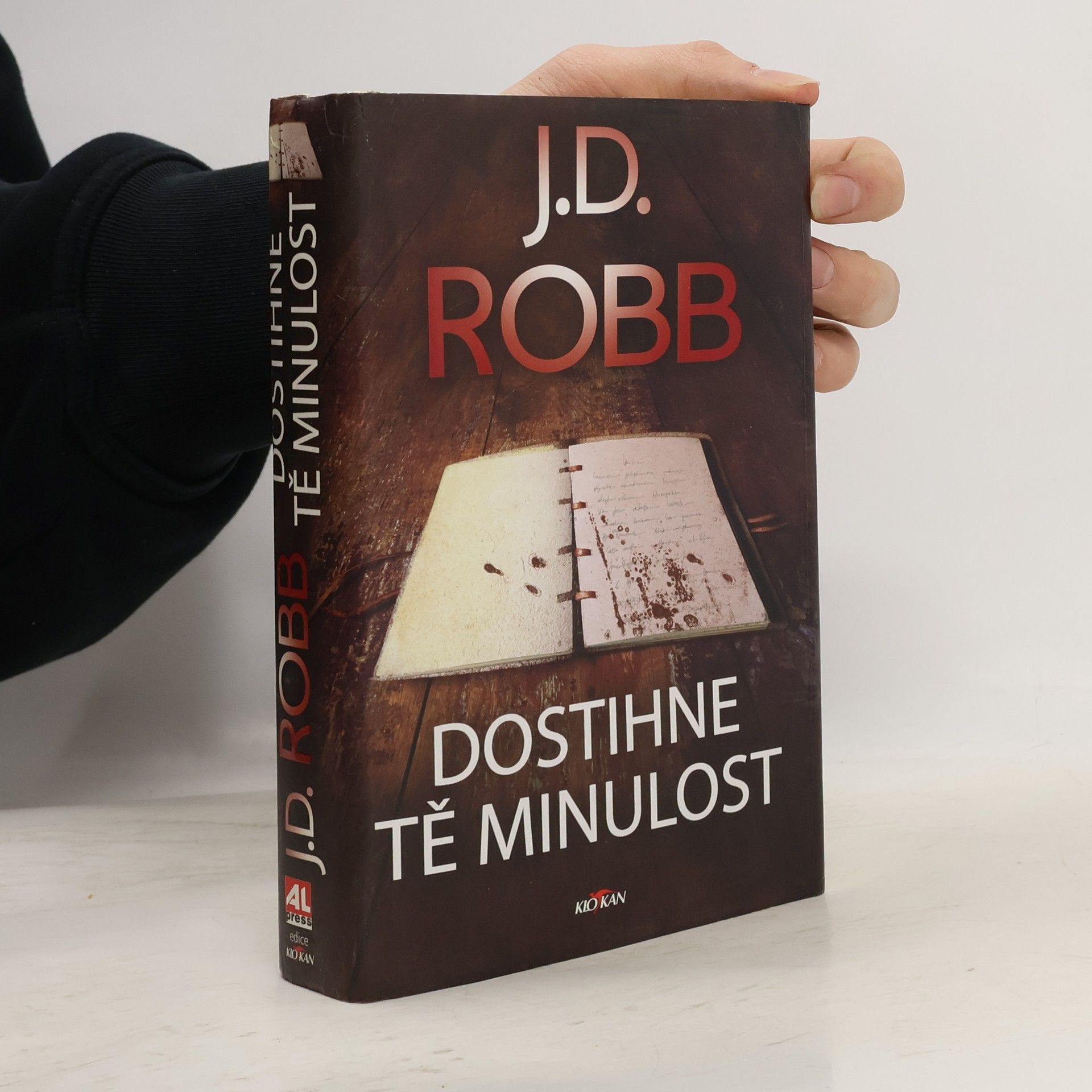 Nora Roberts Dostihne tě minulost