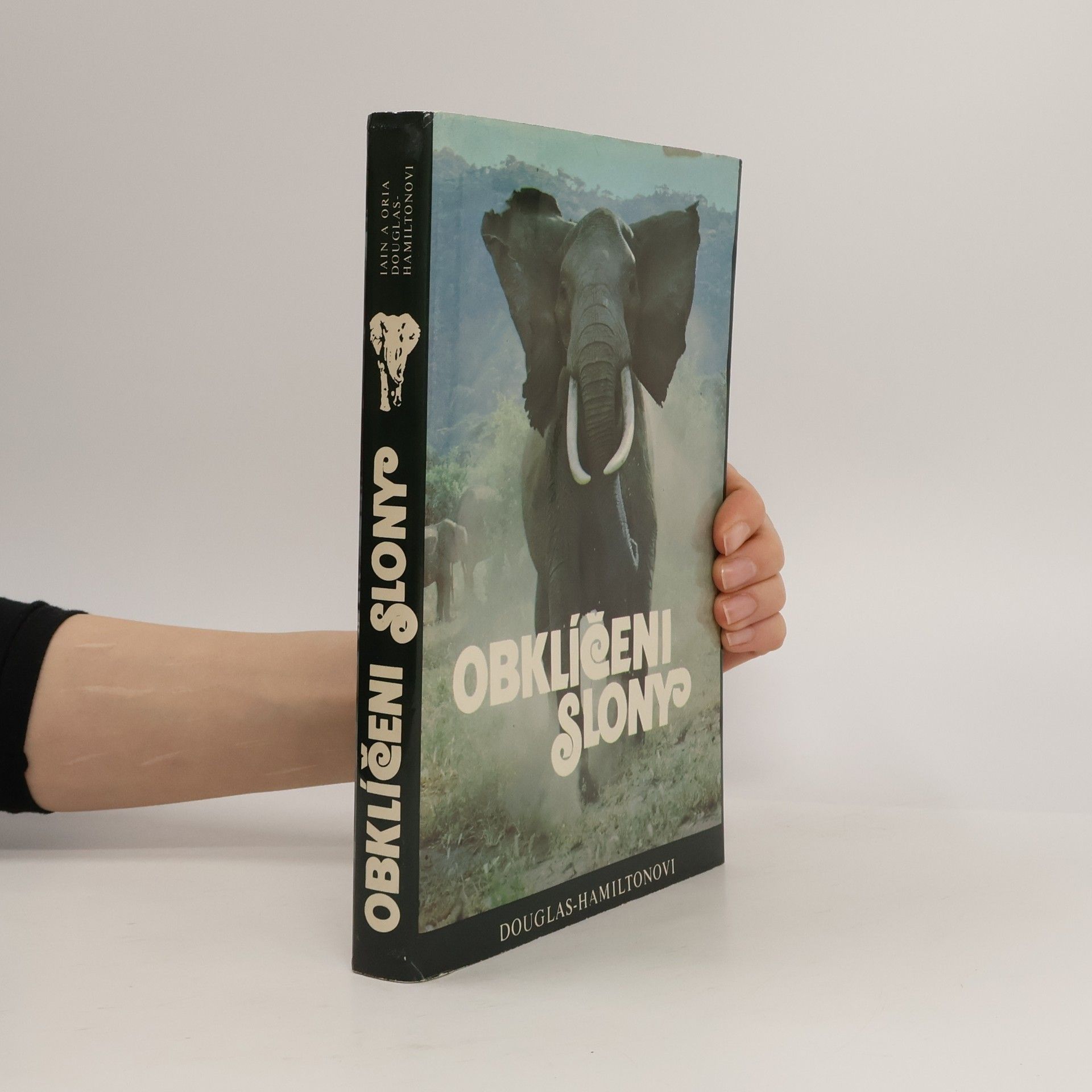 Ian Douglas-Hamilton Obklíčeni slony