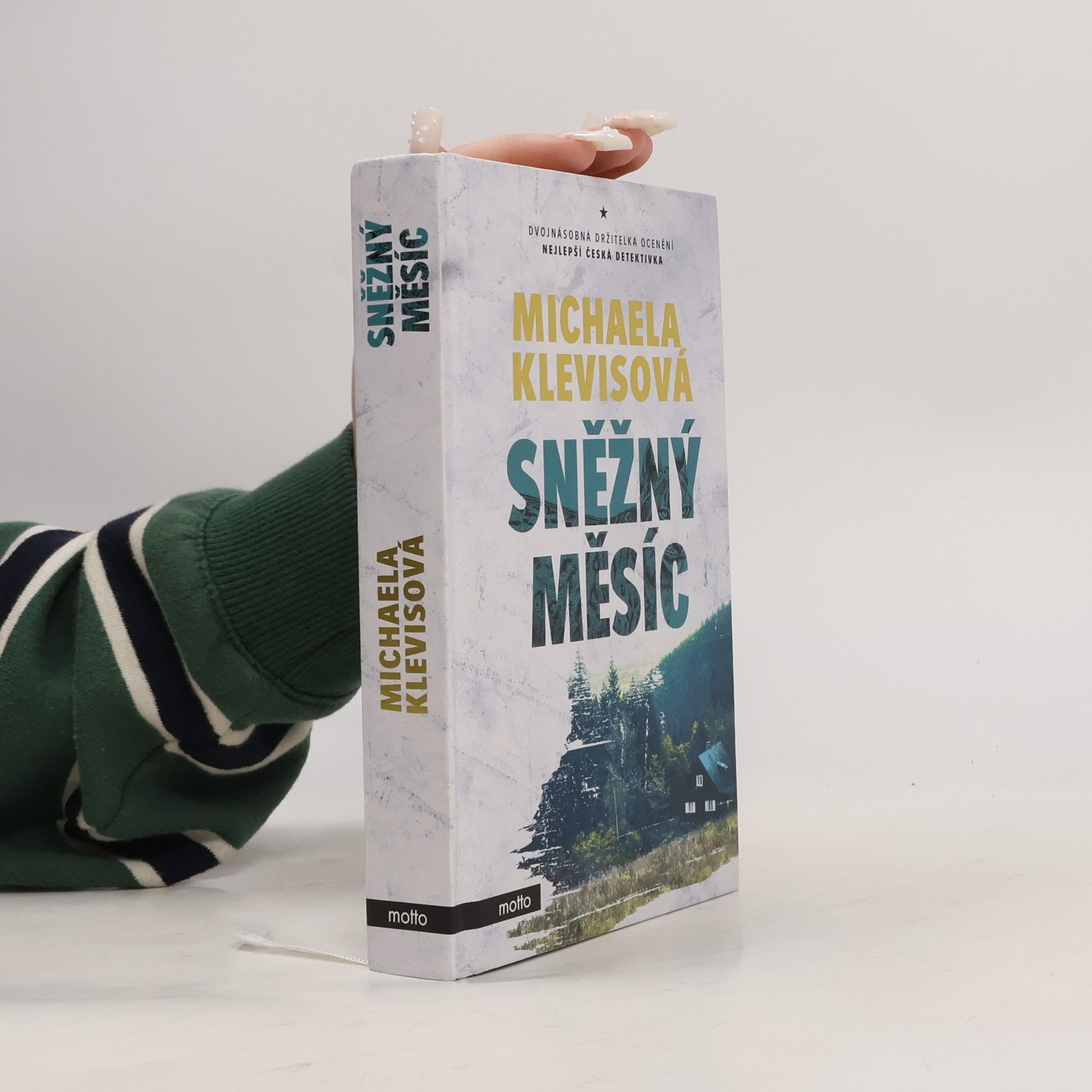 Michaela Klevisová Sněžný měsíc