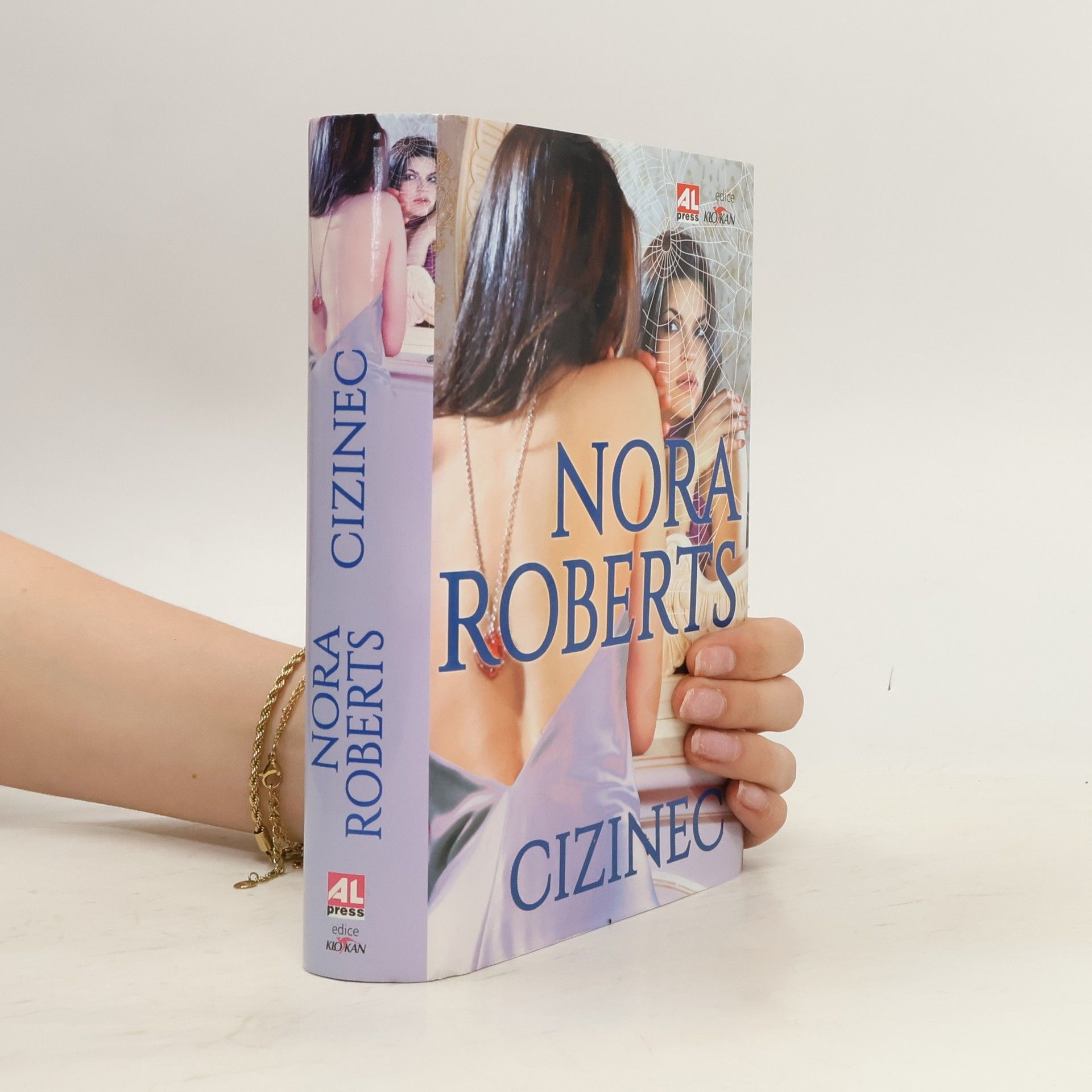 Nora Roberts Cizinec