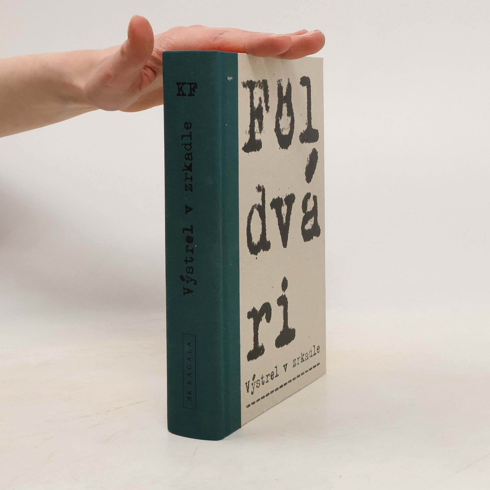 Kornel Földvári Výstrel v zrkadle