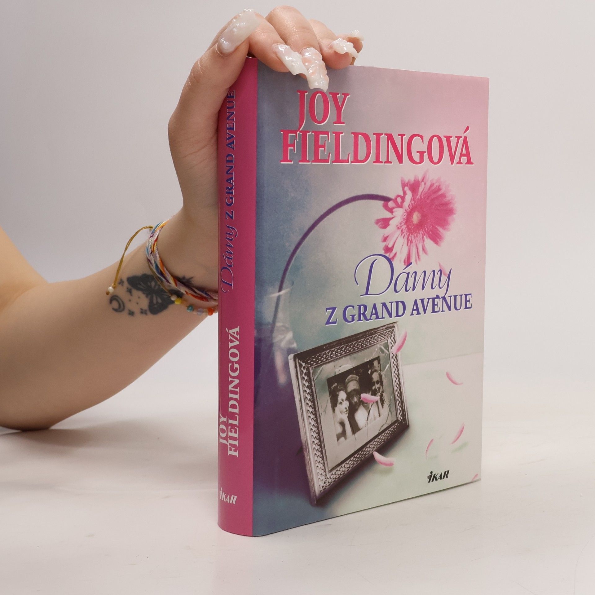 Joy Fielding Dámy z Grand Avenue