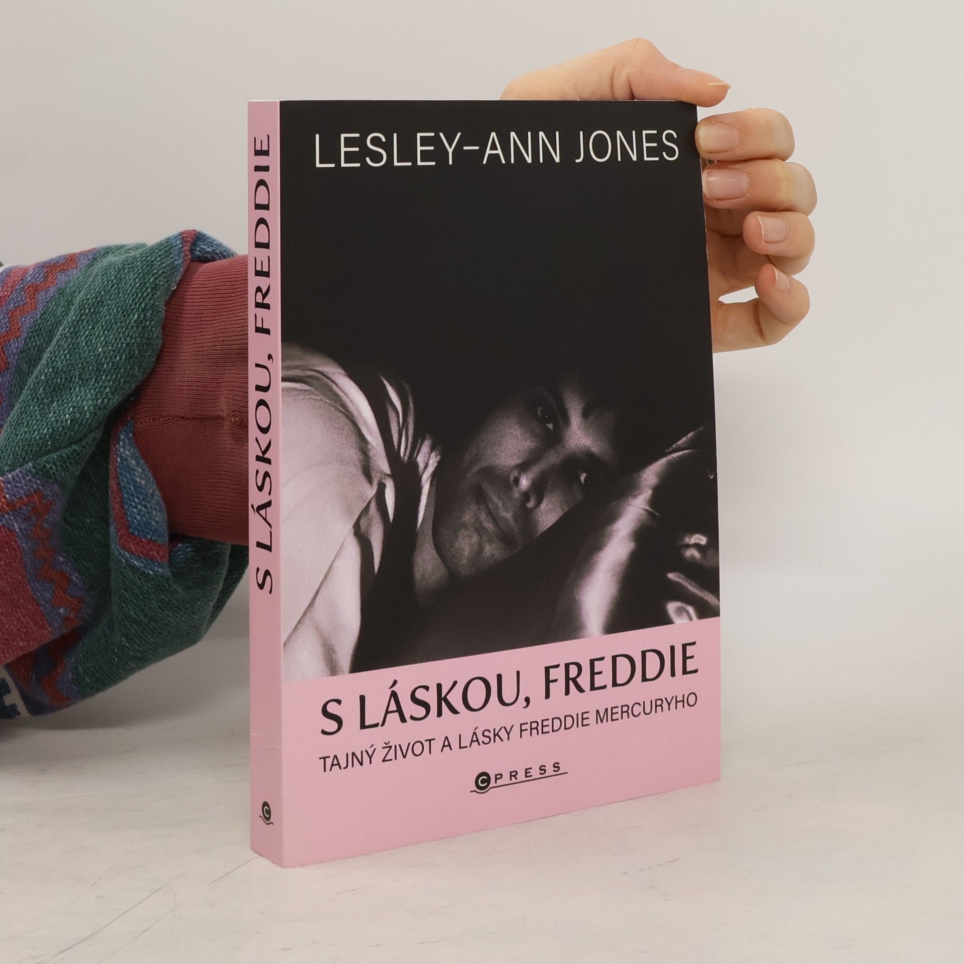 Lesley-Ann Jones S láskou, Freddie: Tajný život a lásky Freddie Mercuryho
