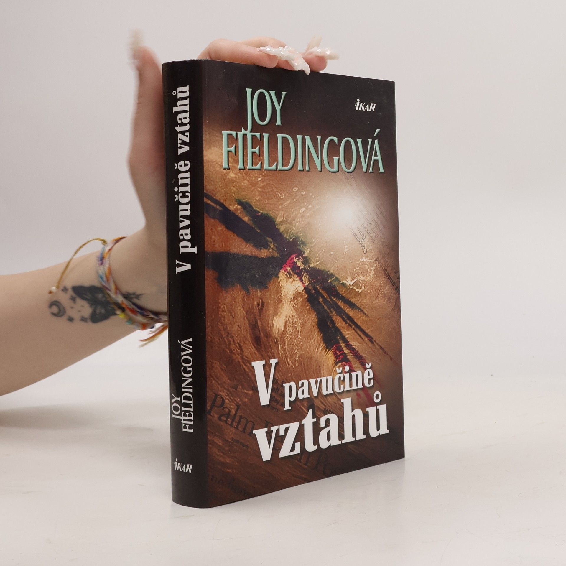 Joy Fielding V pavučině vztahů