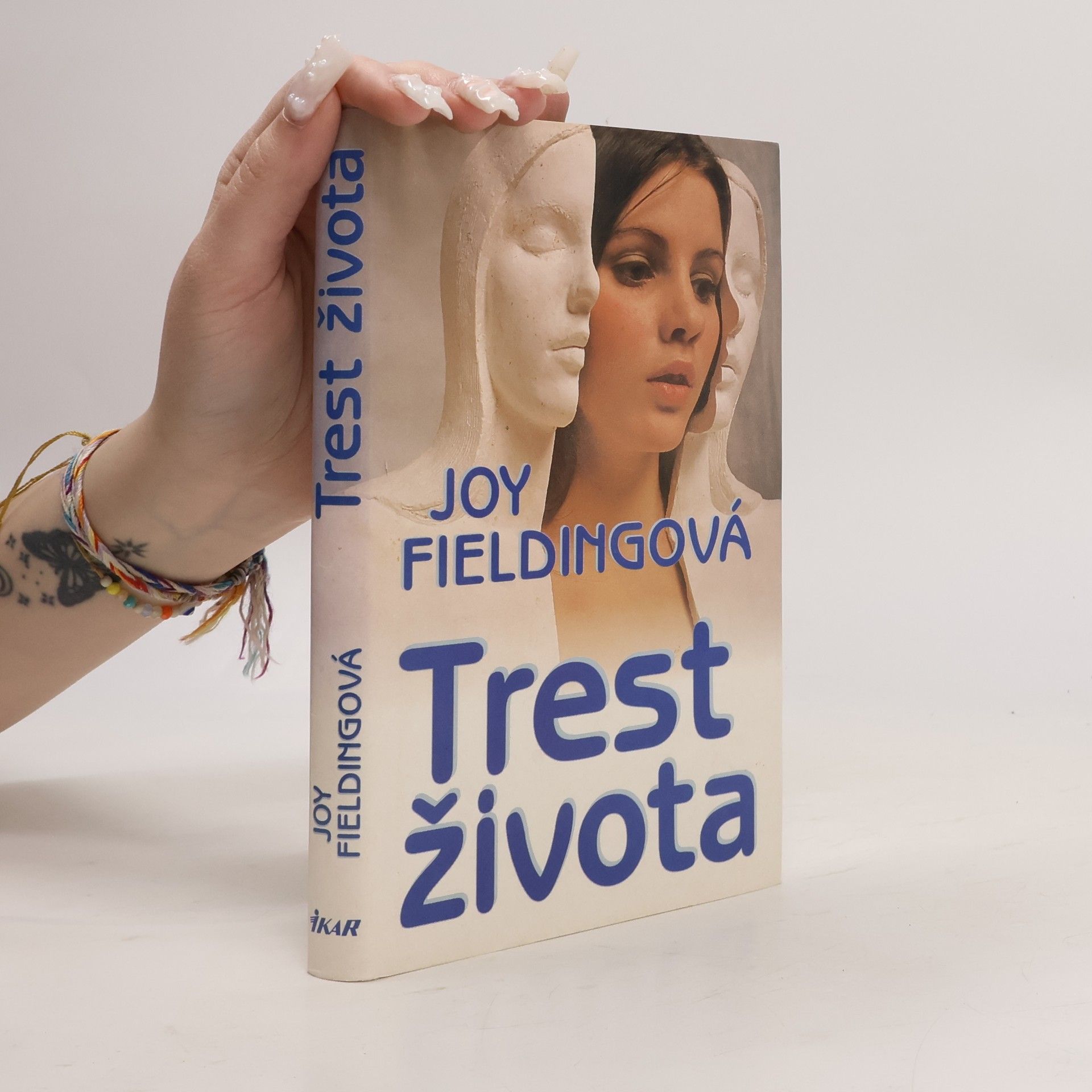 Joy Fielding Trest života